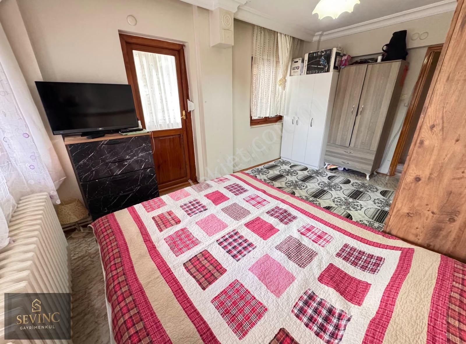 Sevinçten Paşakonakta Okullar Bölgesinde Geniş 2+1 Satılık Daire - Görsel 2