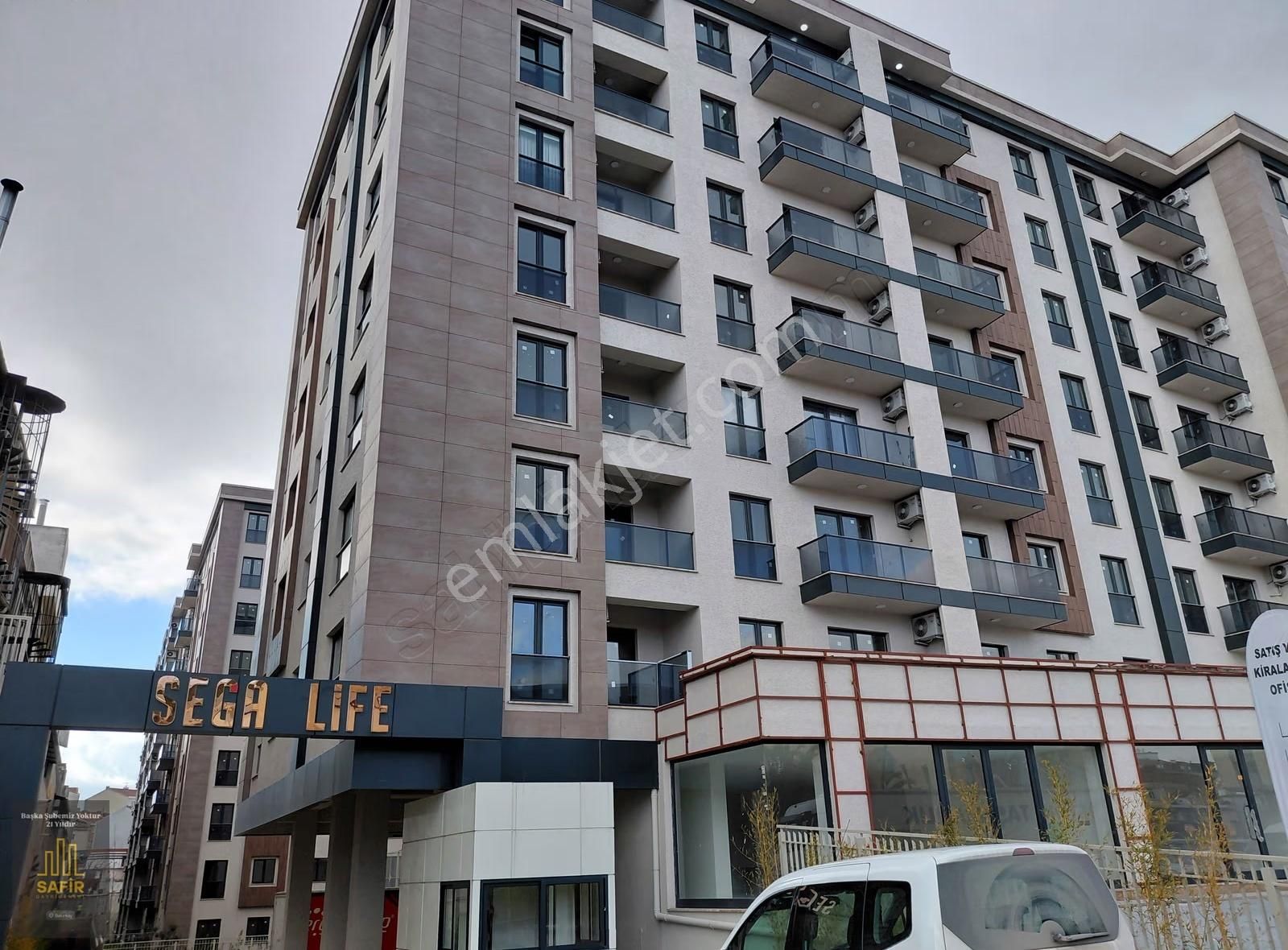 Safir Bakırköy'den Sega Life 'da 5.katta 2 Oda 1 Salon Kiralık