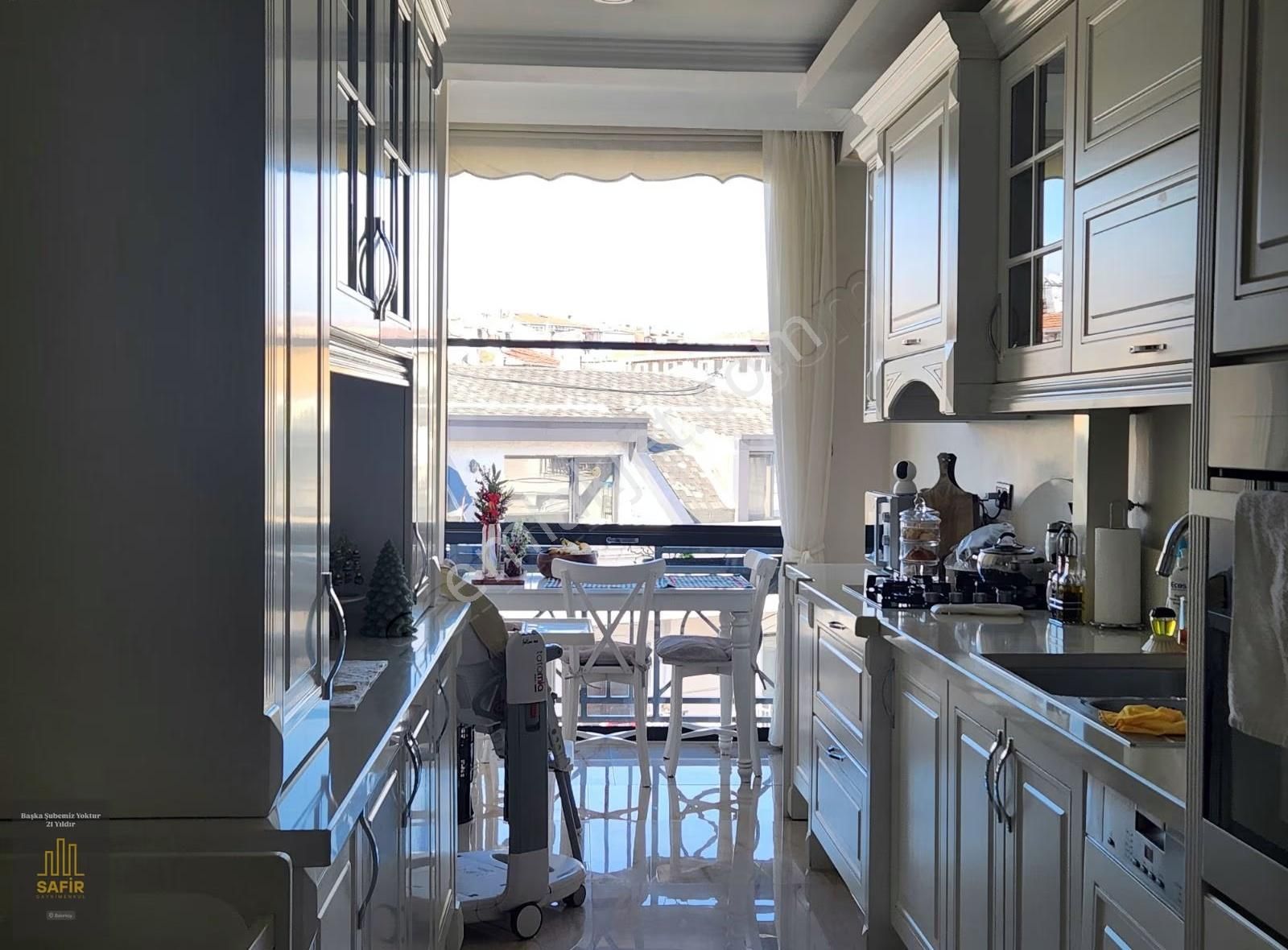 Samatya Konaklarında Deniz Manzaralı 220 Metrekare Dubleks