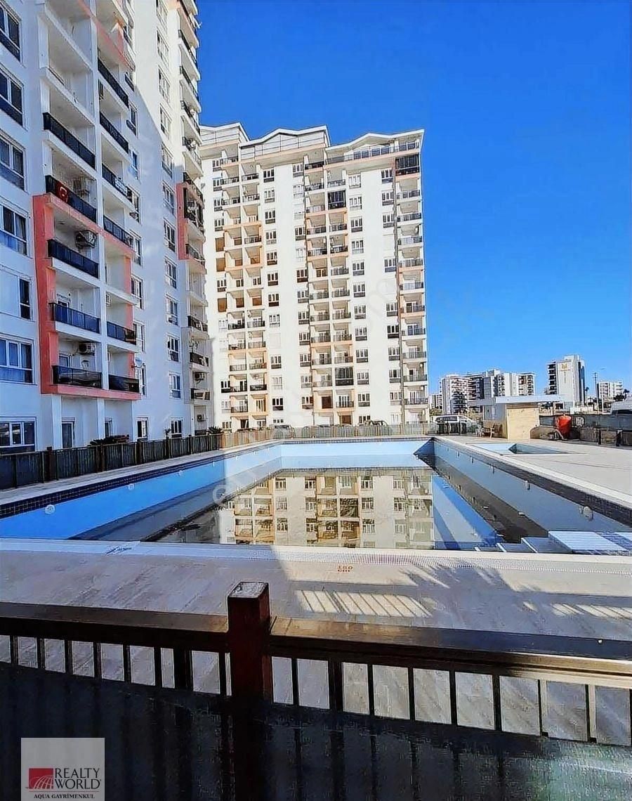 Altıntaş'ta Deniz Manzaralı 2+1 Havuzlu Sitede Kiralık Daire