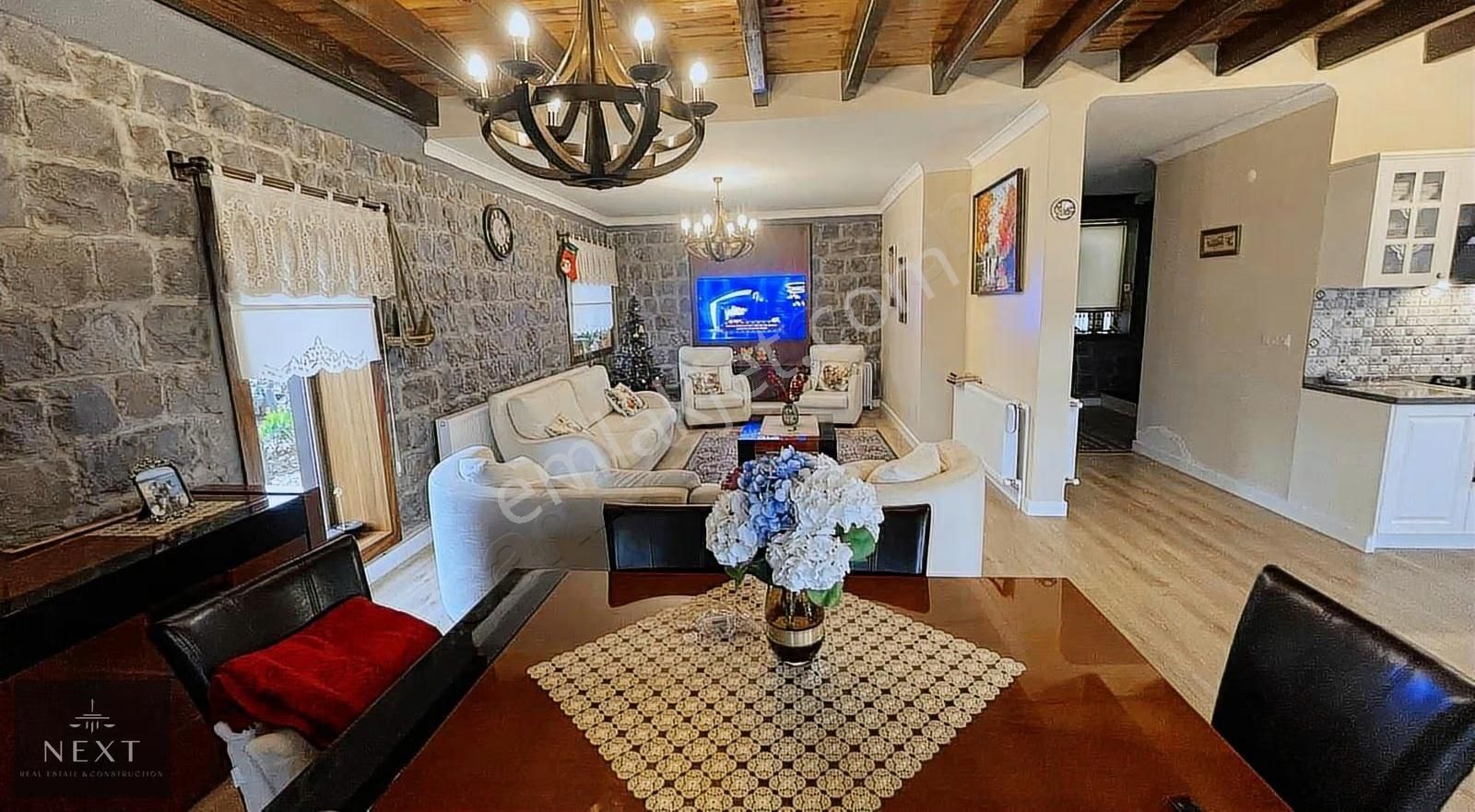 Uğurlu'da Site İçerisinde Satılık Taş Villa - Görsel 14