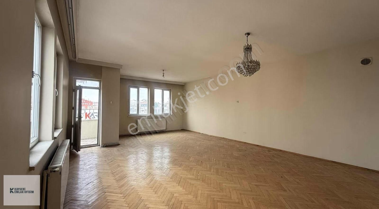 Düvenönü Cadde Üzerinde Geniş 3+1 Satılık Daire - Görsel 9