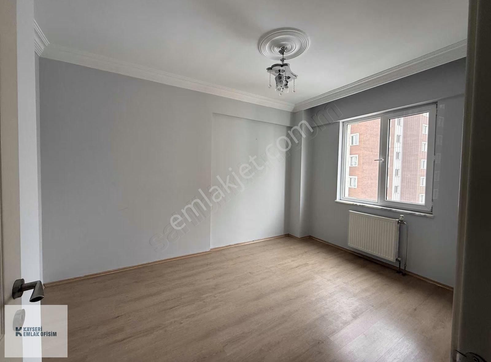 Esenyurt Mah. 3+1 Masrafsız Kiralık Daire - Görsel 3