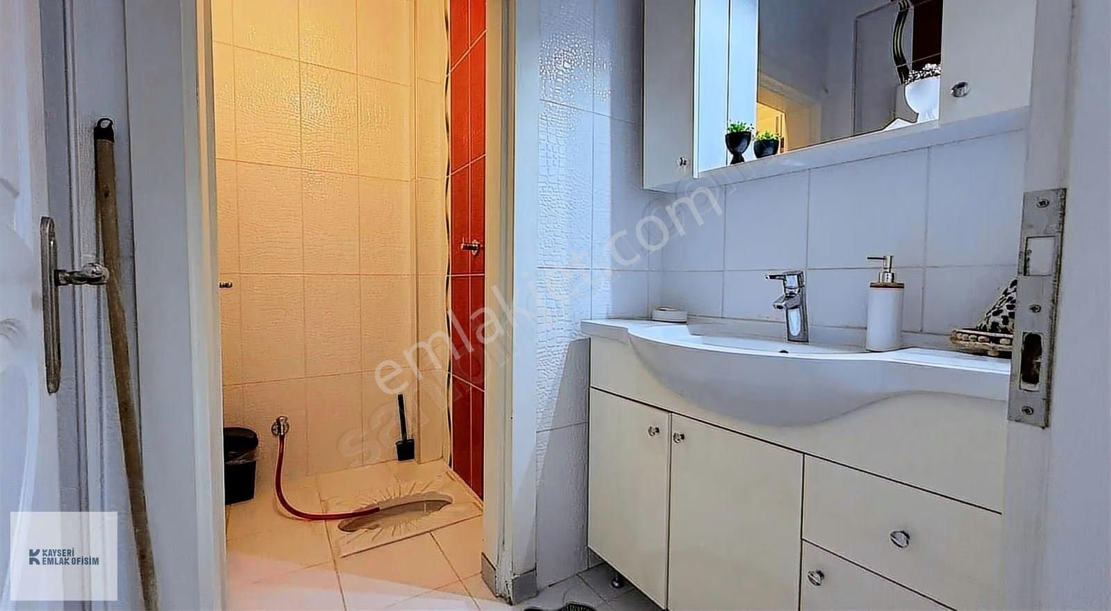 Emlak Ofisimden Germir Mahallesi 3+1 Satılık Daire