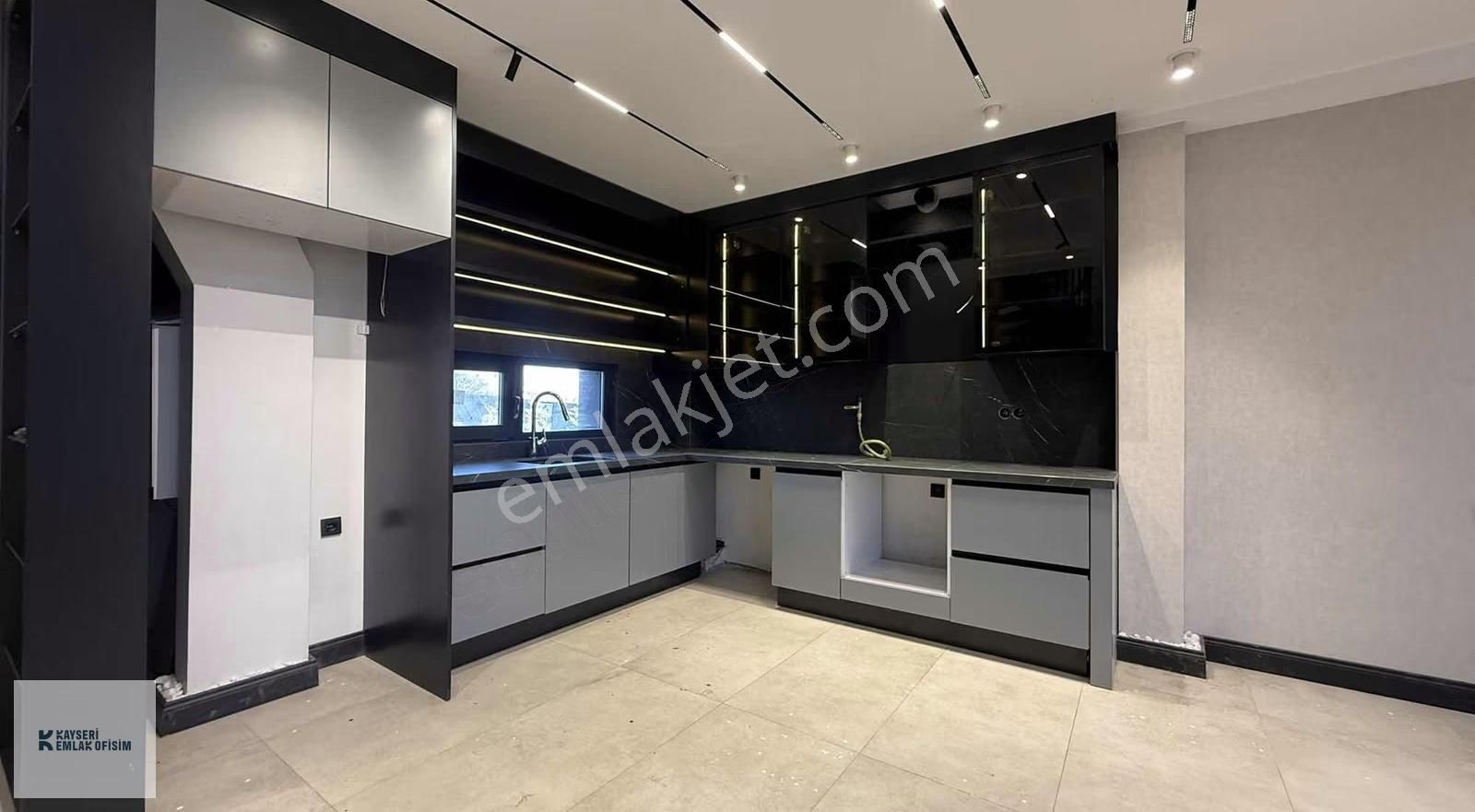 Emlak Ofisimden Hacılarda Çelik Konstrüksiyon 3+1 1. Sınıf Villa - Görsel 13