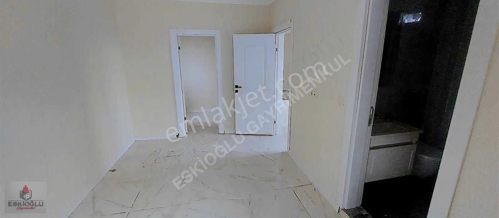 Karasu Merkezde Triblex 3 Katlı Vılla - Görsel 6