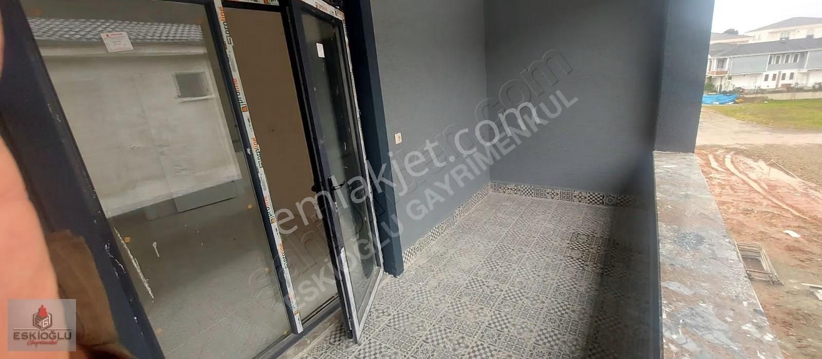 Karasu Merkezde Triblex 3 Katlı Vılla - Görsel 7