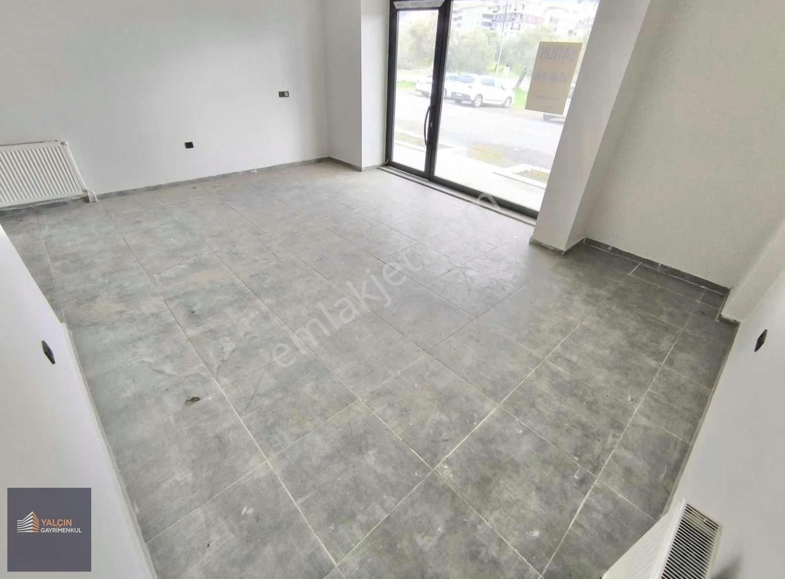 ꔪyalçın'dan ▀▄kadıköy'de Merkezi Konumda Geniş Kiralık Dükkan▀▄