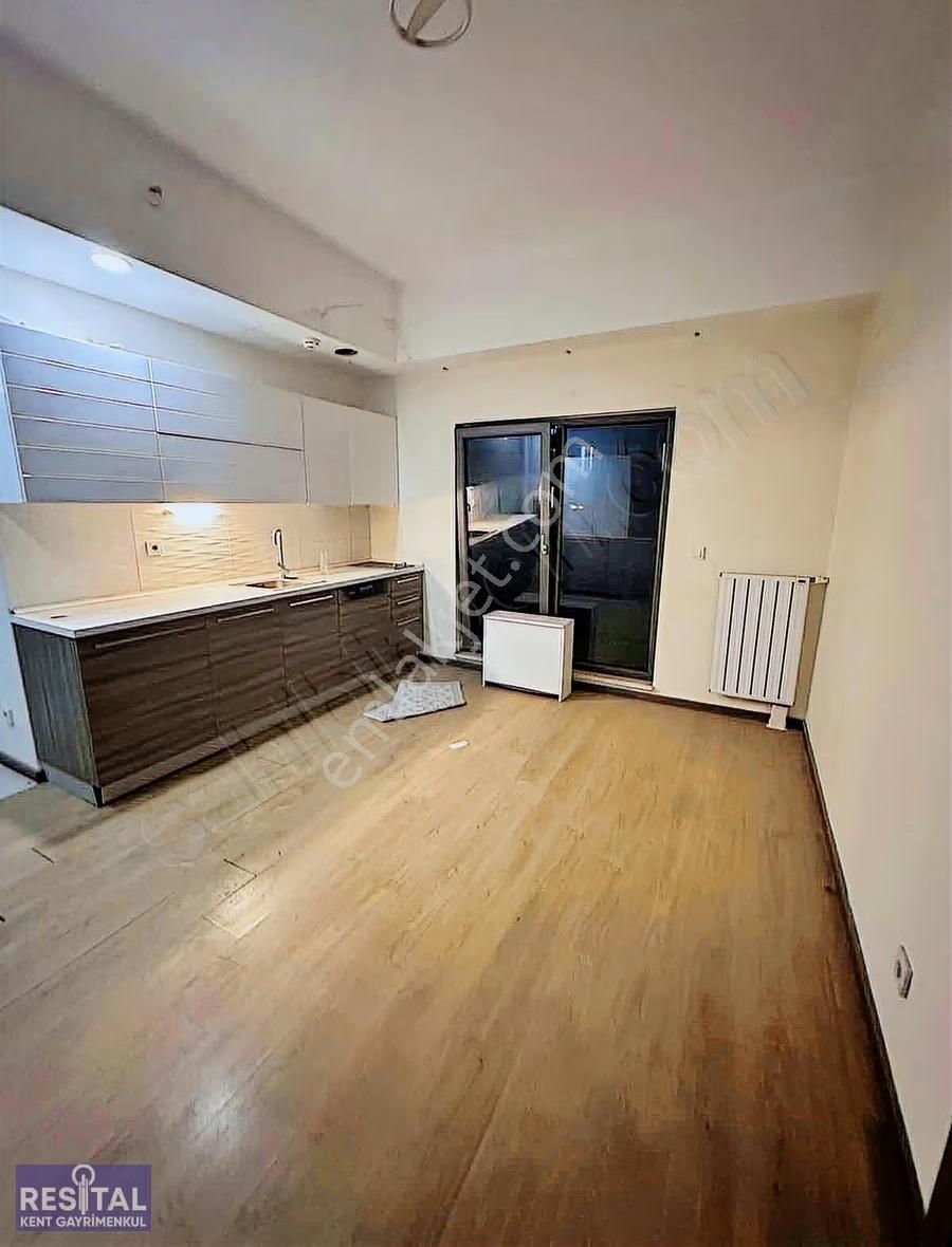 Sembol İstanbulda B Kule Köşe 1+1