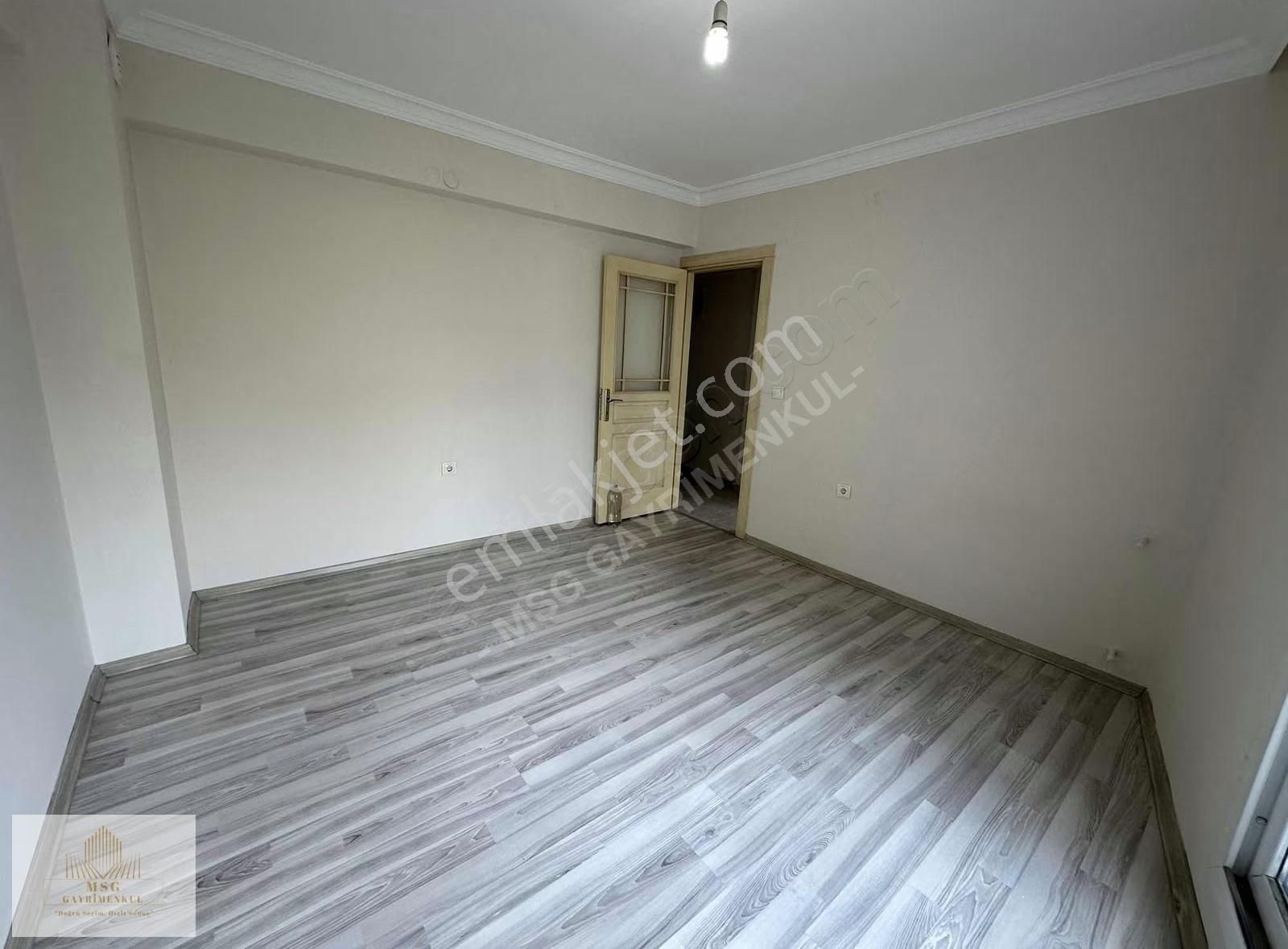 Msg'den Gülyakada 5 Yaşında Binada Ara Kat Açık Mutfak 2+1 Daire - Görsel 26