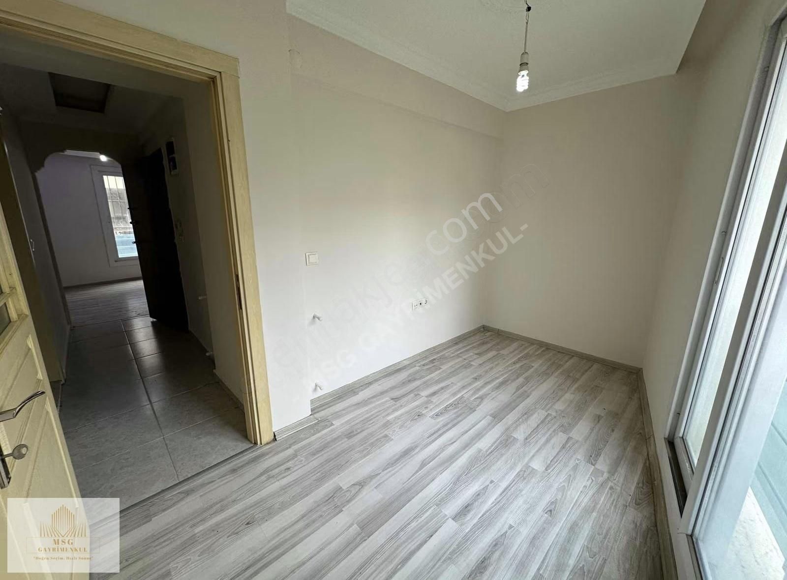 Msg'den Gülyakada 5 Yaşında Binada Ara Kat Açık Mutfak 2+1 Daire - Görsel 13