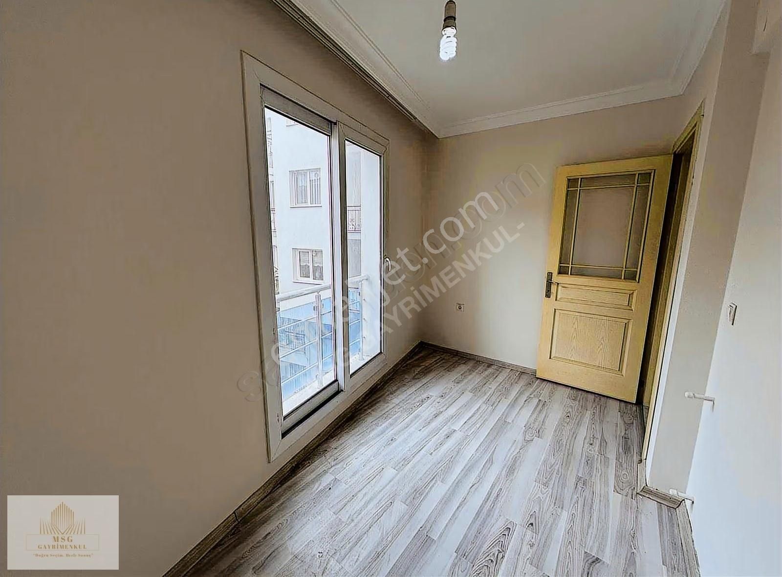 Msg'den Gülyakada 5 Yaşında Binada Ara Kat Açık Mutfak 2+1 Daire - Görsel 9