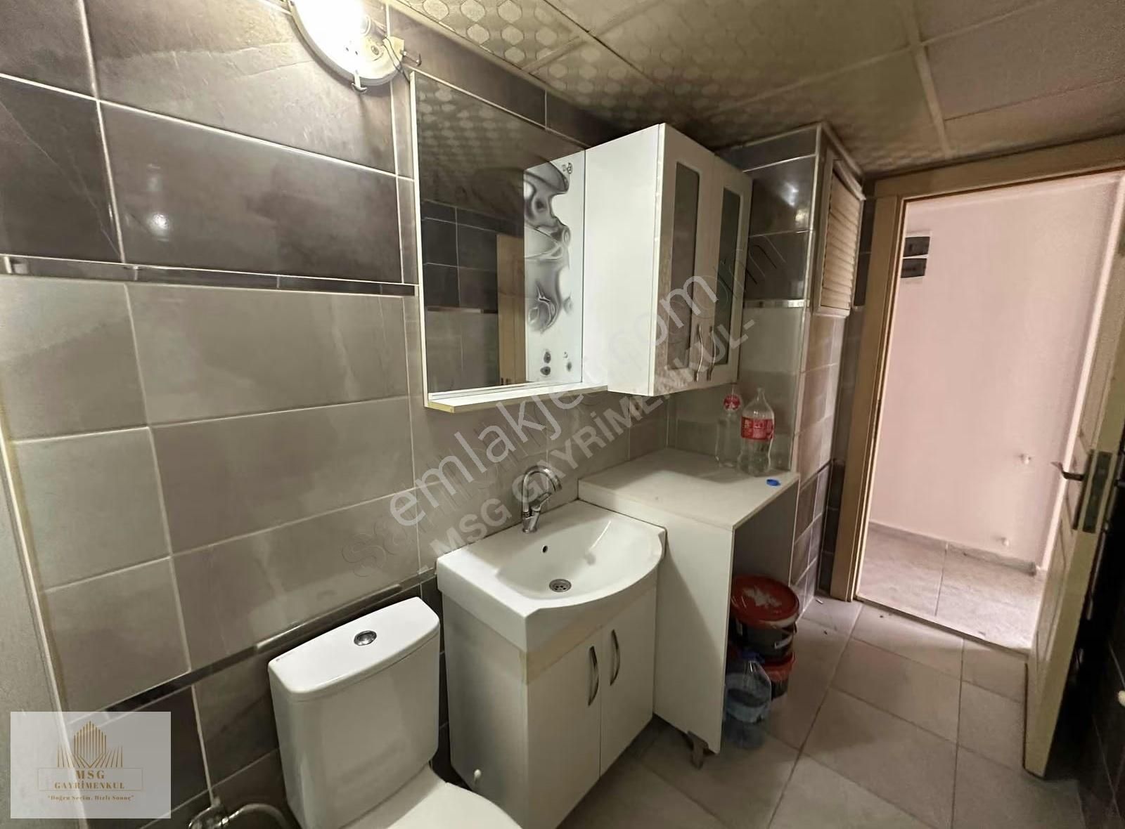Msg'den Gülyakada 5 Yaşında Binada Ara Kat Açık Mutfak 2+1 Daire - Görsel 10
