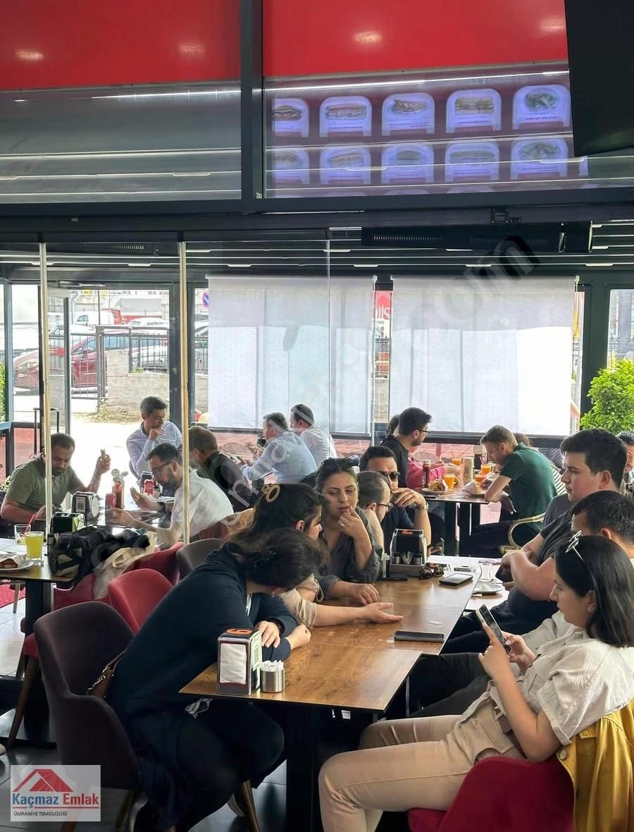 Kozyatağı Bayar Caddedesinde Devren Satılık Büfe - Görsel 11