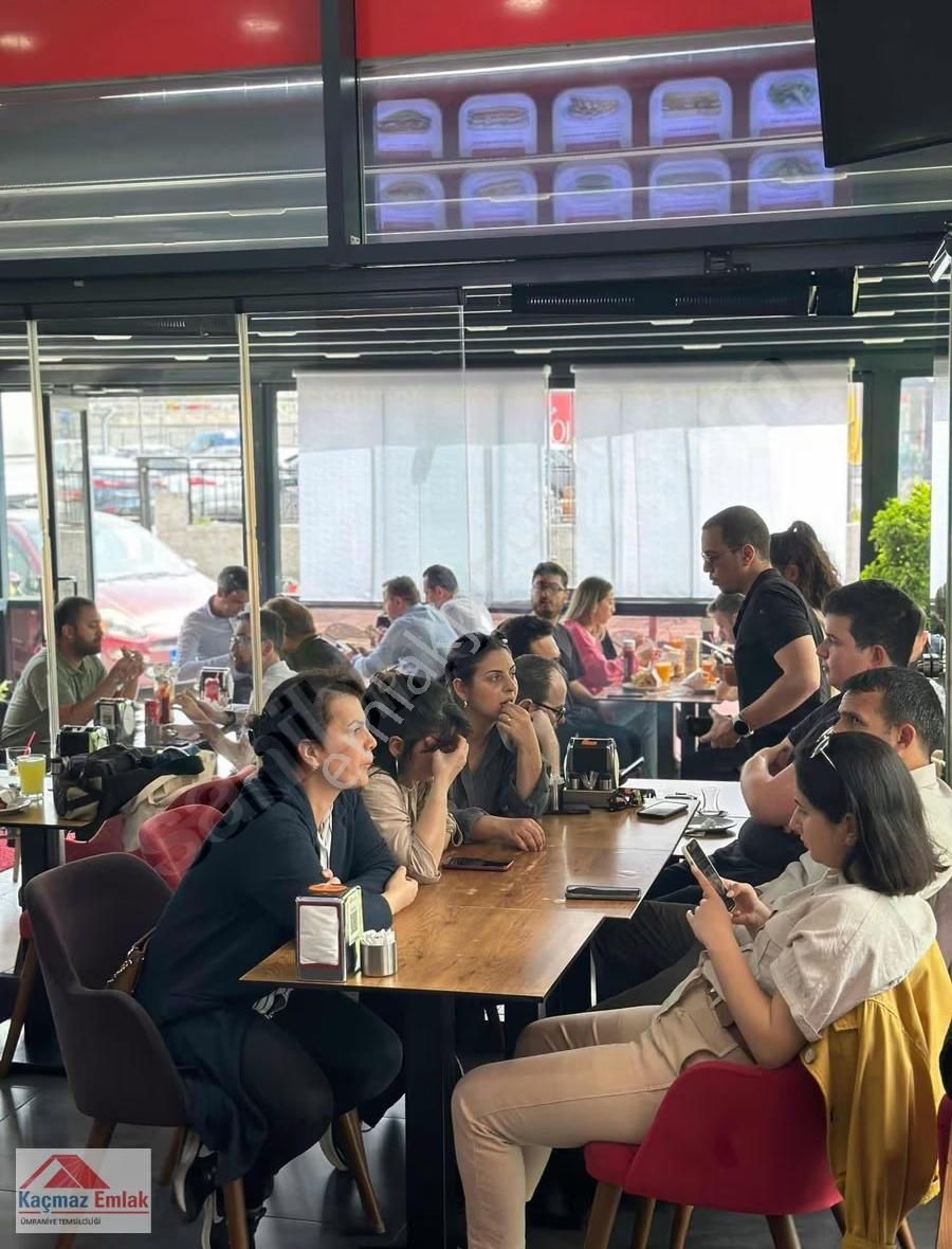 Kozyatağı Bayar Caddedesinde Devren Satılık Büfe - Görsel 9