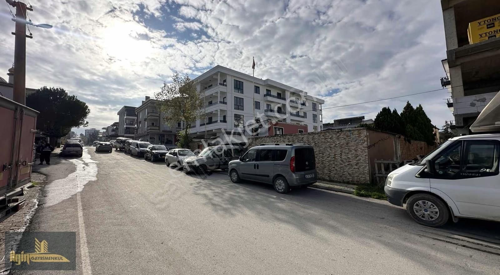 Çiftlikköy'de 940m2 Arsa İçinde Kiralık İmalathane