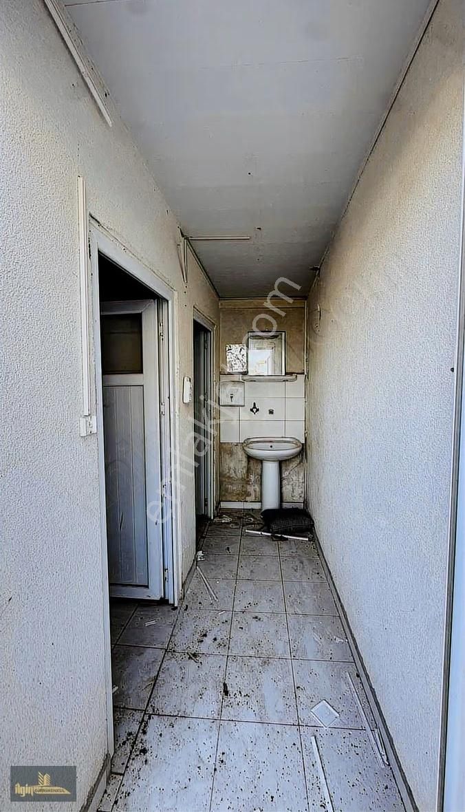 Çiftlikköy'de 940m2 Arsa İçinde Kiralık İmalathane - Görsel 2