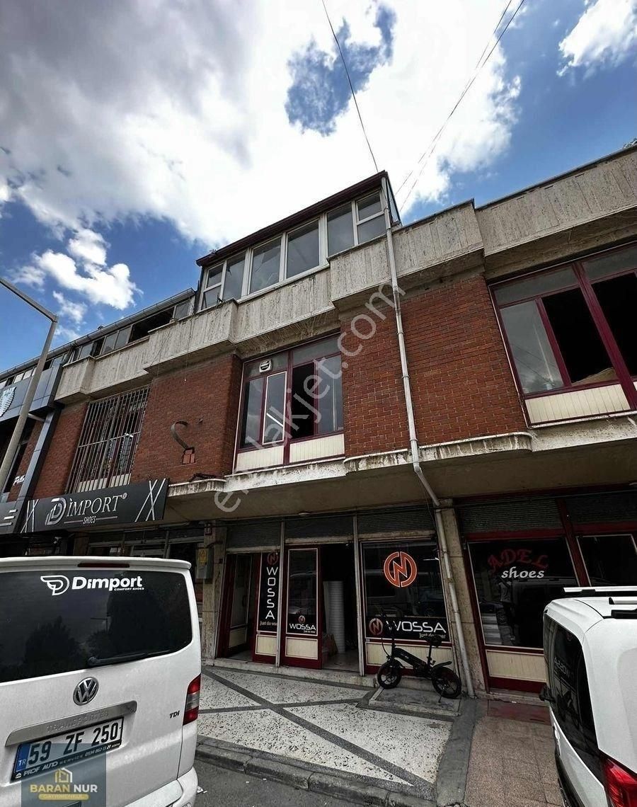 Aykent Ayakkabıcılar Sitesinde Satılık 3 Katlı Dükkan
