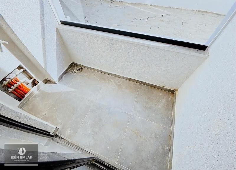 Cadde Üzerinde Yerden Isıtmalı Satılık Daire - Görsel 11