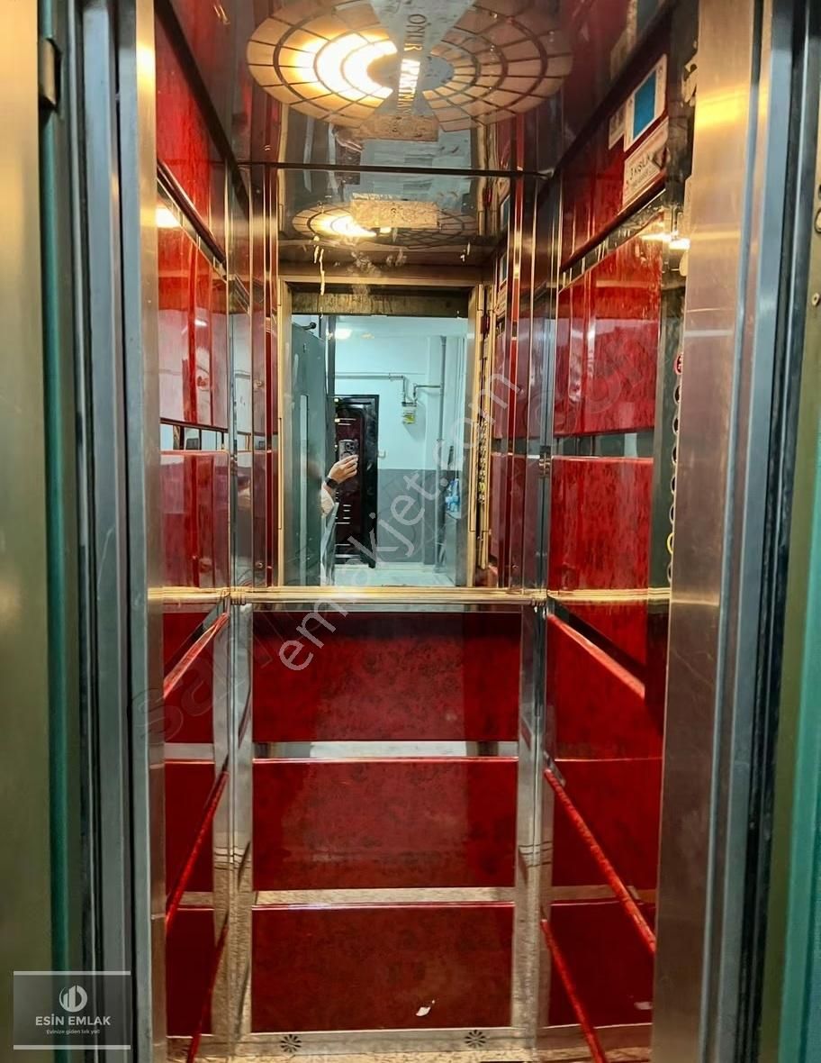 Kaynarca Mah Ferah Balkonlu Geniş M2'li Temiz 3+1 Daire - Görsel 3