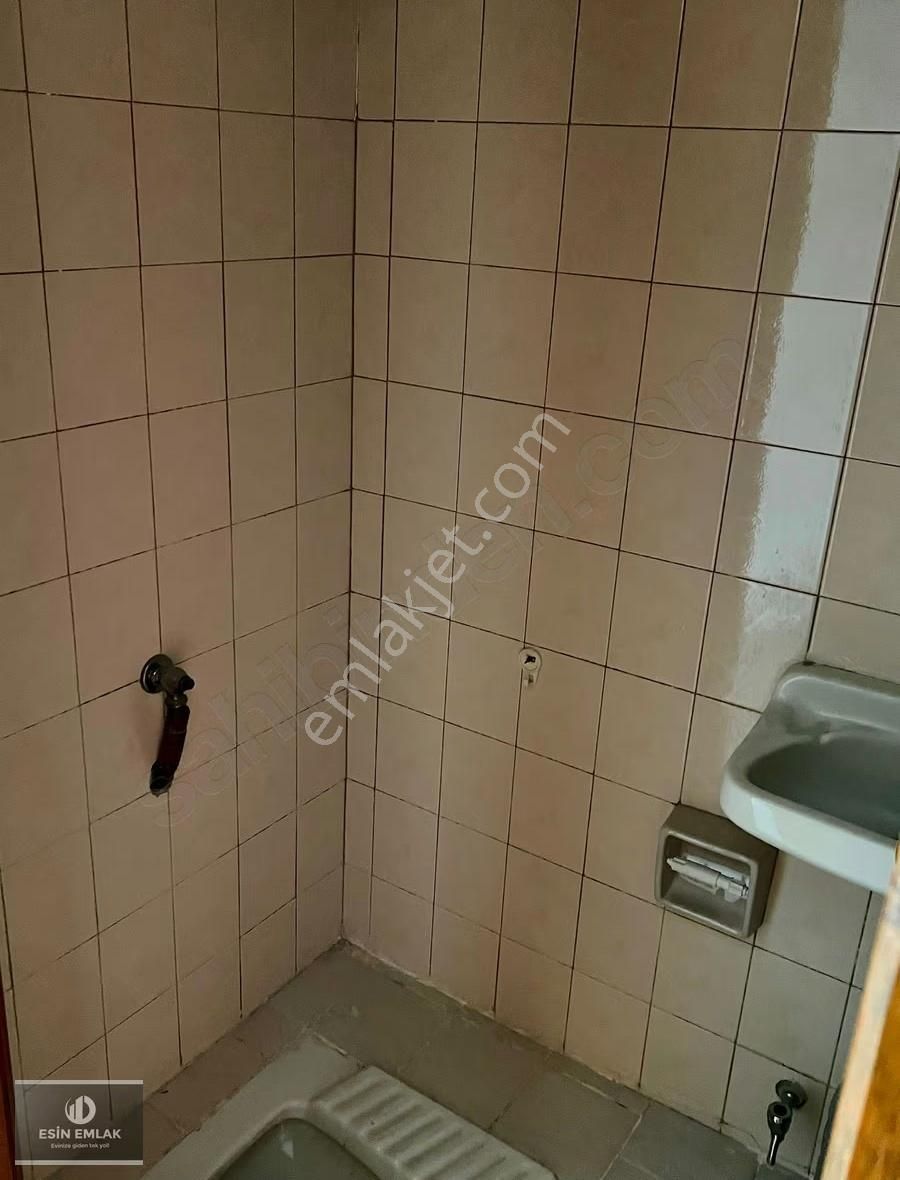 Kaynarca Mah Ferah Balkonlu Geniş M2'li Temiz 3+1 Daire - Görsel 8