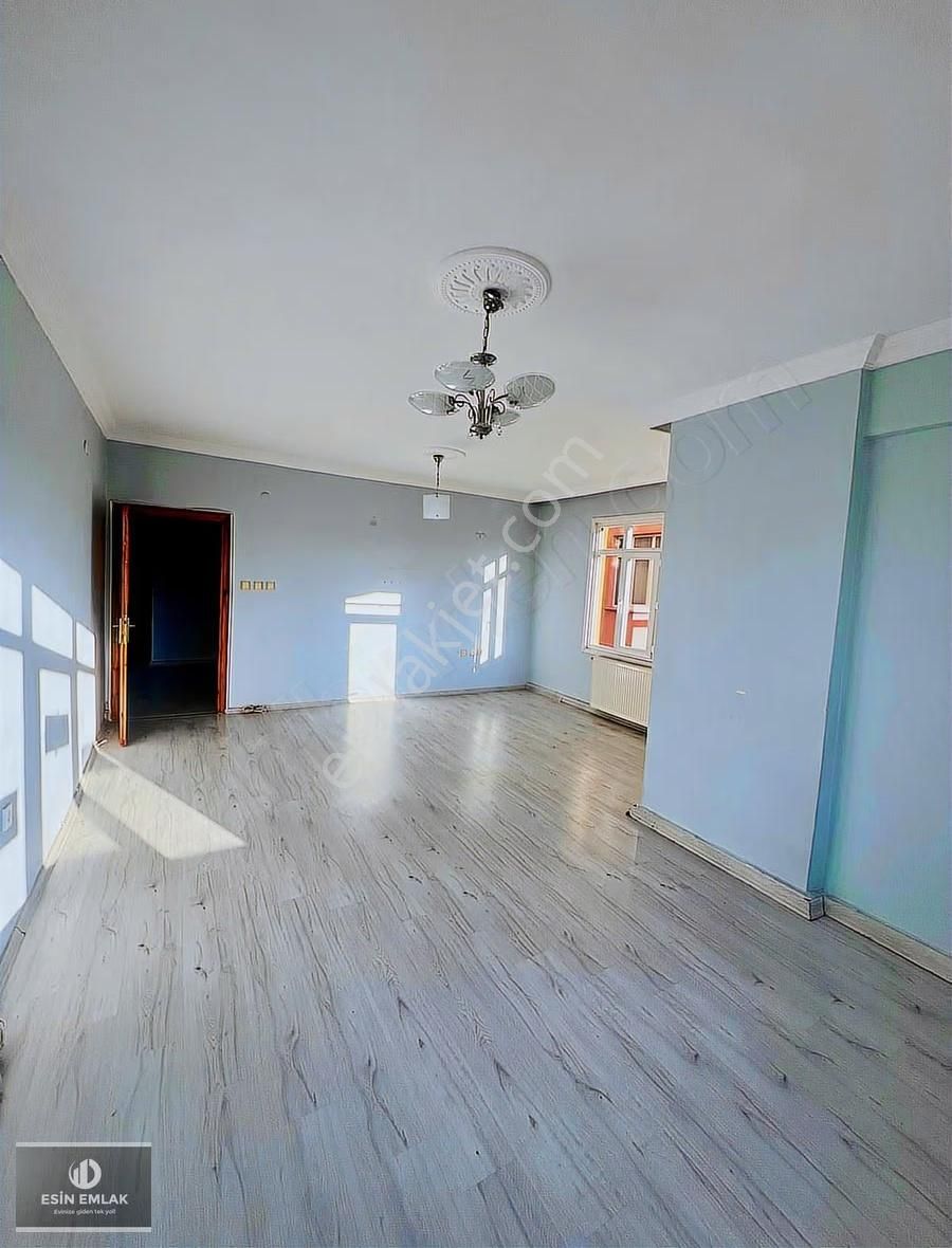 Kaynarca Mah Ferah Balkonlu Geniş M2'li Temiz 3+1 Daire - Görsel 12