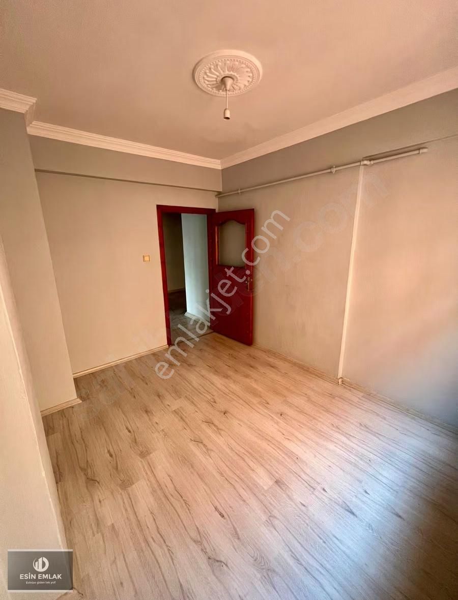 Kaynarca Mah Ferah Balkonlu Geniş M2'li Temiz 3+1 Daire - Görsel 27