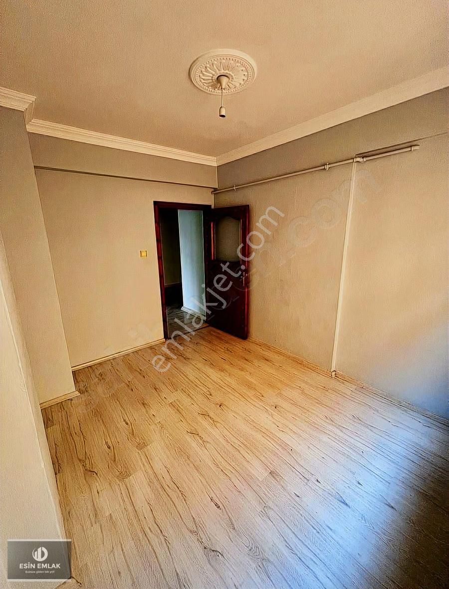 Kaynarca Mah Ferah Balkonlu Geniş M2'li Temiz 3+1 Daire - Görsel 7