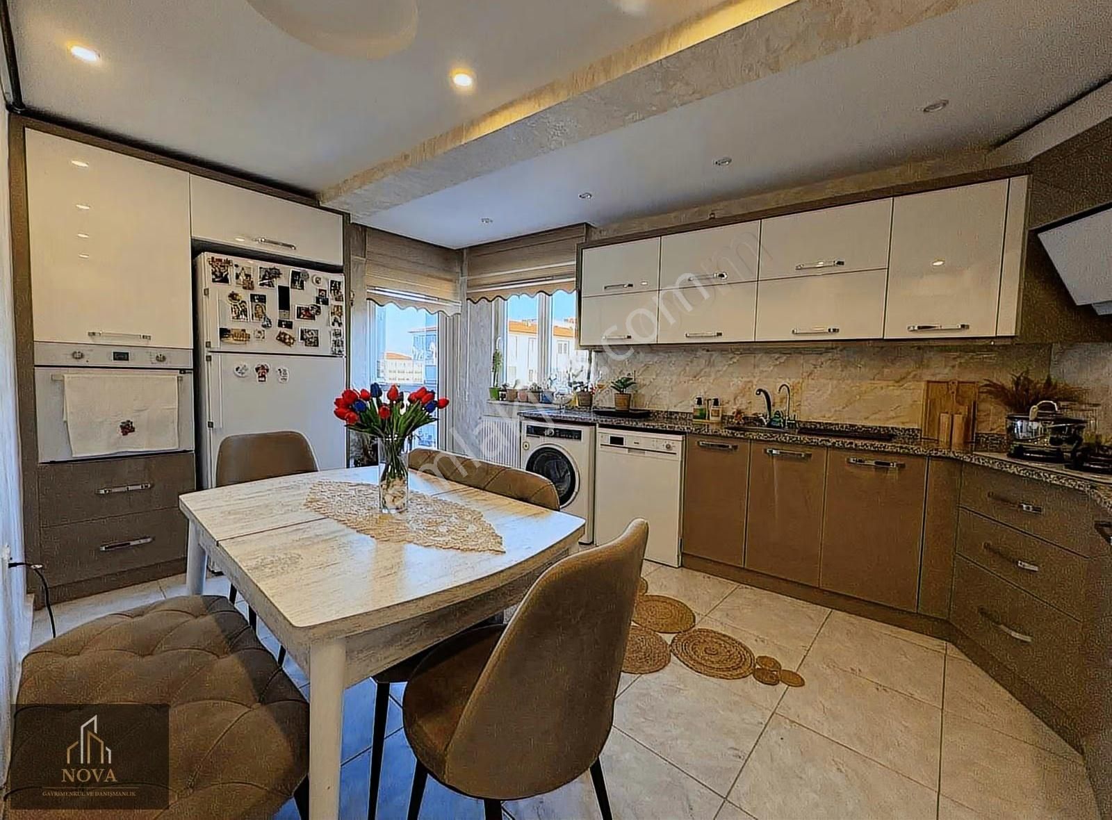 Nova'dan Hürriyet Caddesinde Geniş Arakat 2+1 Daire - Görsel 23