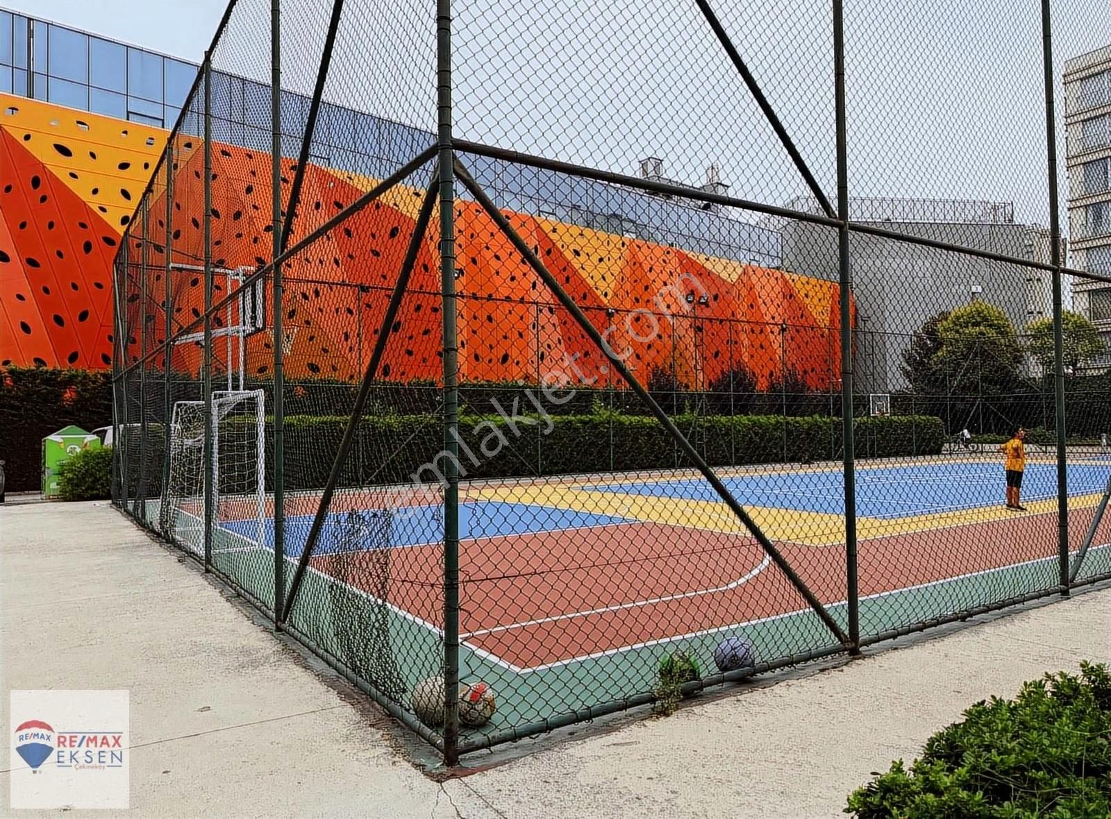 Sur Yapı Metrogarden Uzmanı Leyla Şimşek 4+1 209m² Suryapı