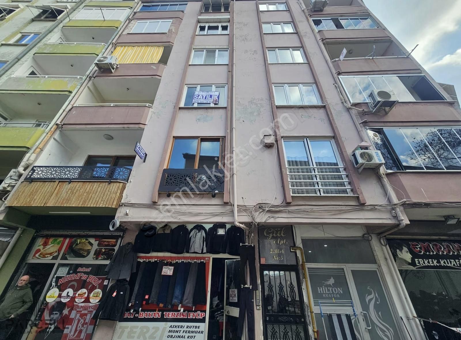 Balıkesir İli Altıeylül Mah. Çarşı Merkezde Satılık 2+1 Daire