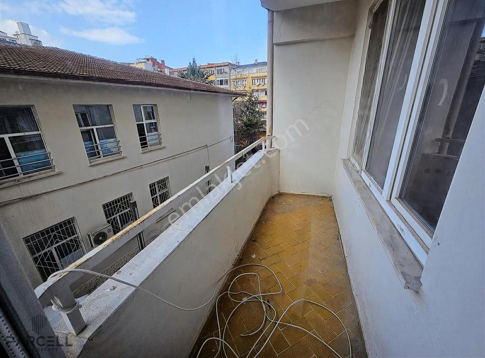 Balıkesir İli Altıeylül Mah. Çarşı Merkezde Satılık 2+1 Daire - Görsel 4