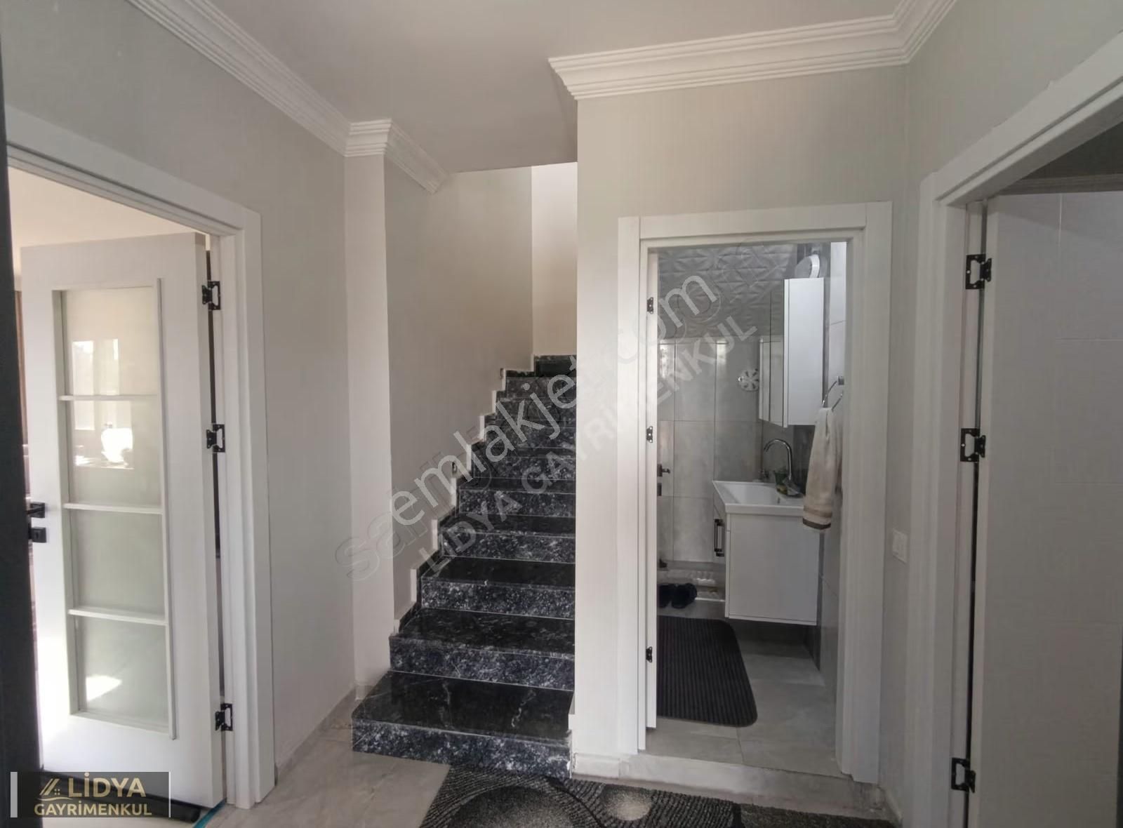 Deniz Manzaralı İskanlı Villa - Görsel 24