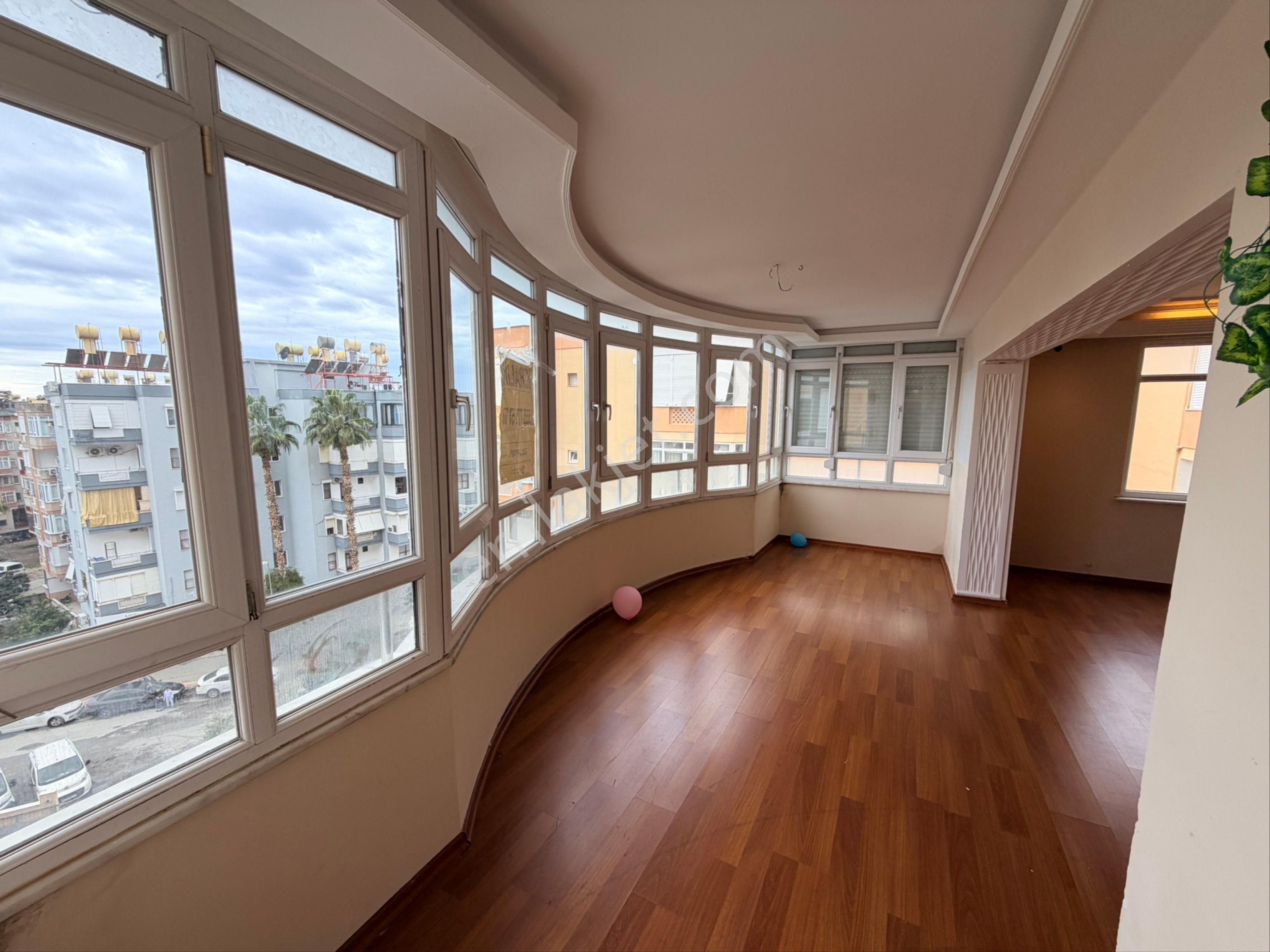 Emlakpark'tan Saray Mahallesinde Arakat 160m2 Kiralık 3+1 Daire - Görsel 25