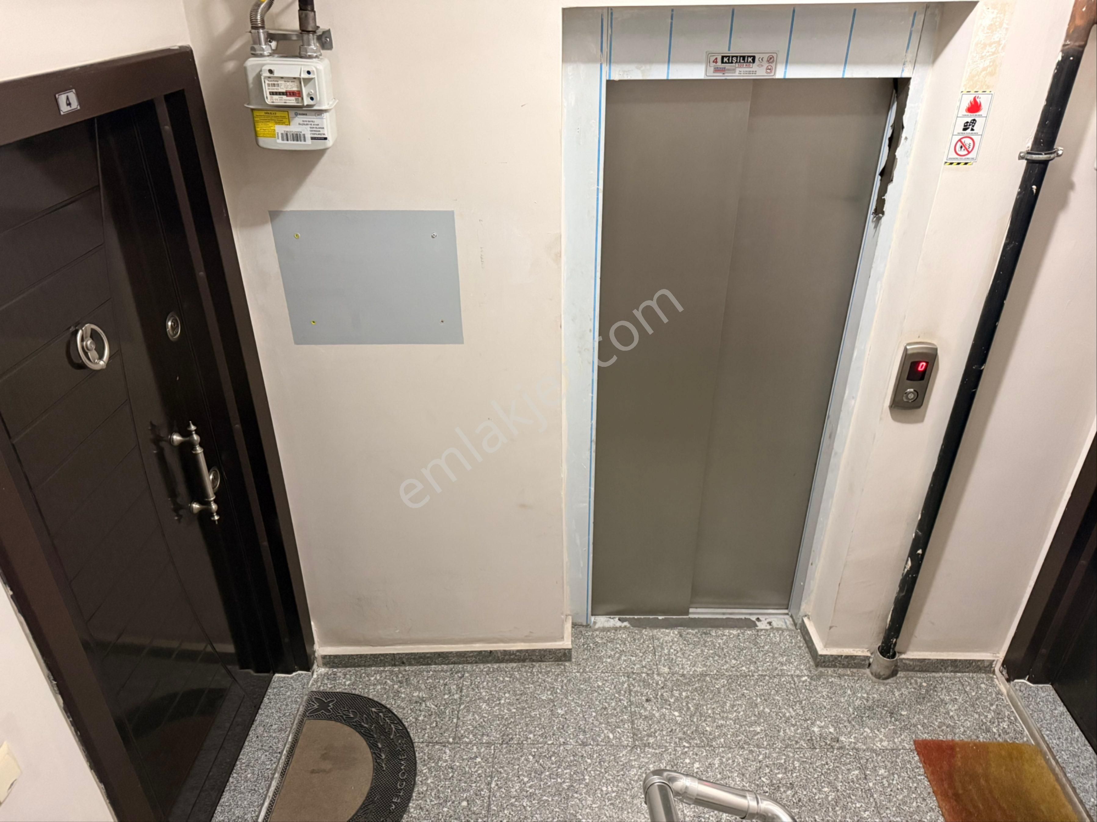 Çekmeköy Çavuşbaşı Cad Paralel 75 M2 Dekorasyonlu 1+1 Ofis Katı - Görsel 14