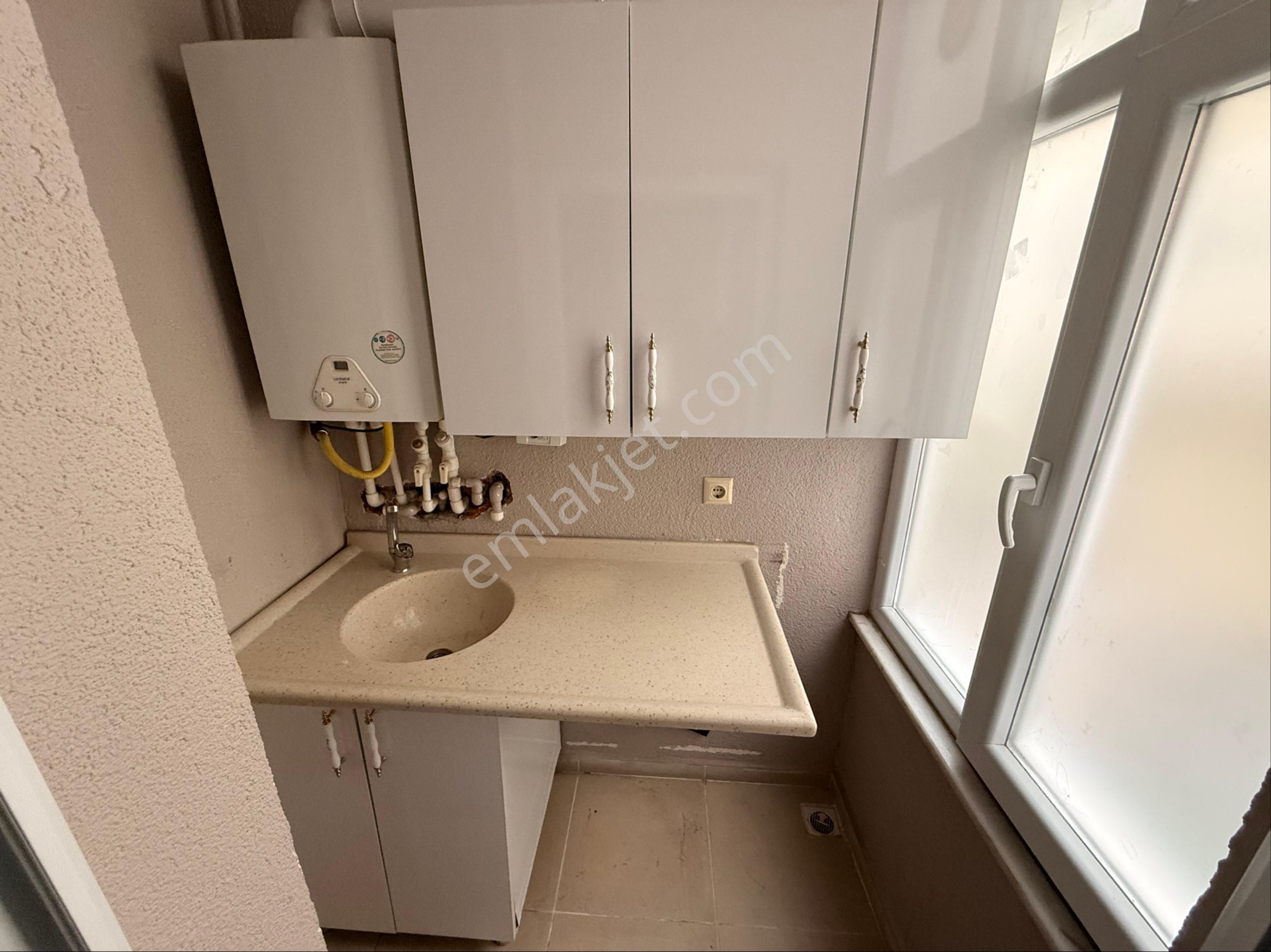 Çekmeköy Çavuşbaşı Cad Paralel 75 M2 Dekorasyonlu 1+1 Ofis Katı - Görsel 13