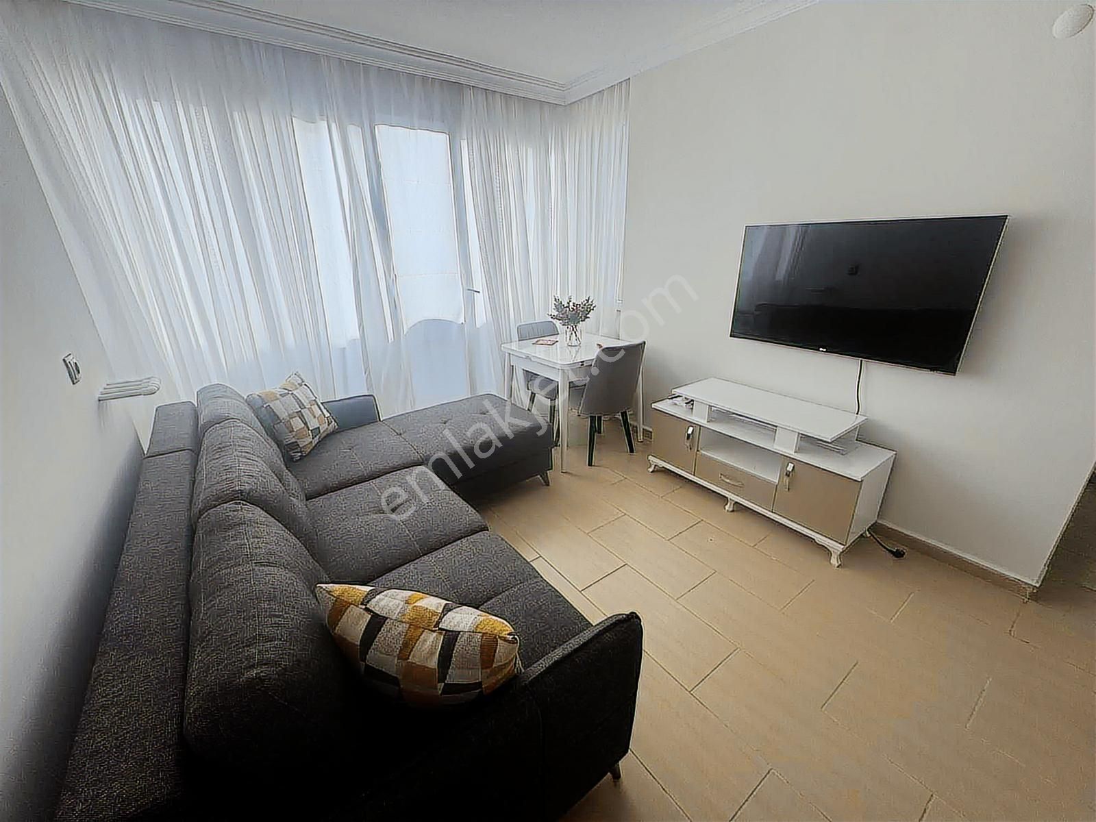 A K Mutludan Kültürde Sıfır Eşyalı Modern 1+1 Daire