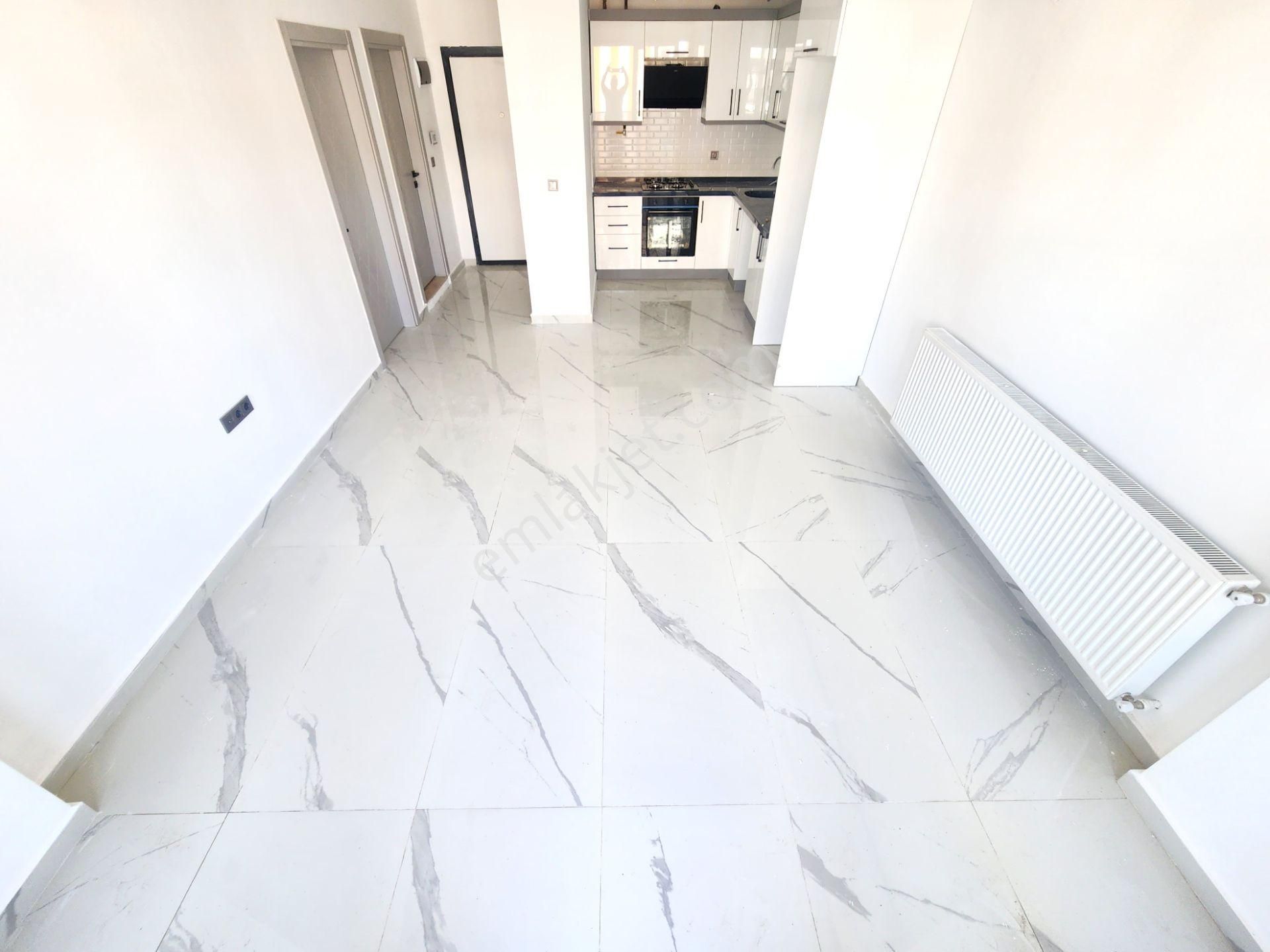 👉burhaniye Ören'de Nezih Site İçi Havuzlu Güvenlikli Ara Kat Doğalgazlı Asansörlü 1+1 Satılık Daire - Görsel 5