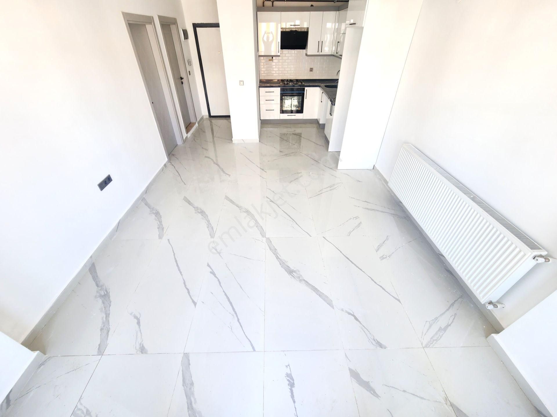 👉burhaniye Ören'de Nezih Site İçi Havuzlu Güvenlikli Ara Kat Doğalgazlı Asansörlü 1+1 Satılık Daire - Görsel 9