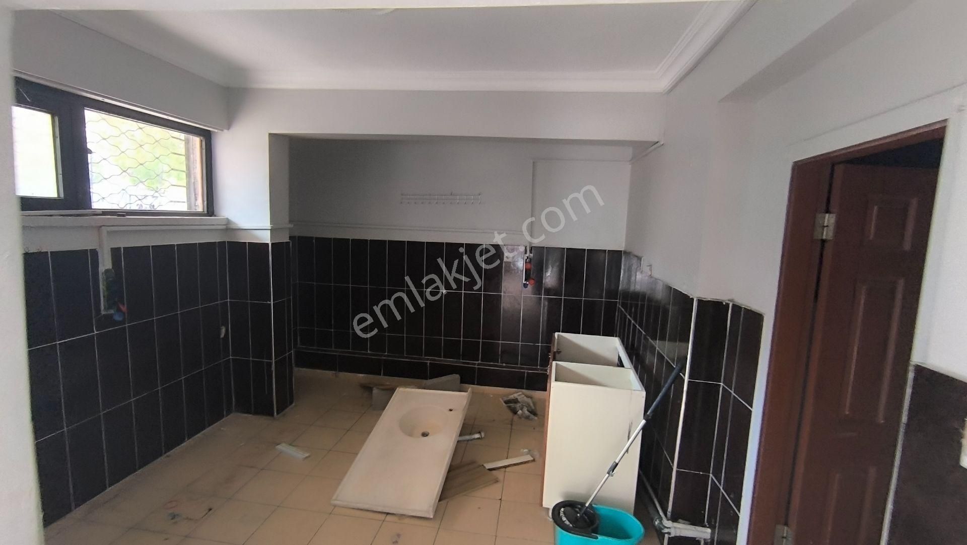 Yılmaz Gayrimenkulden Cadde Uzeri Kıralık Is Yerı - Görsel 8