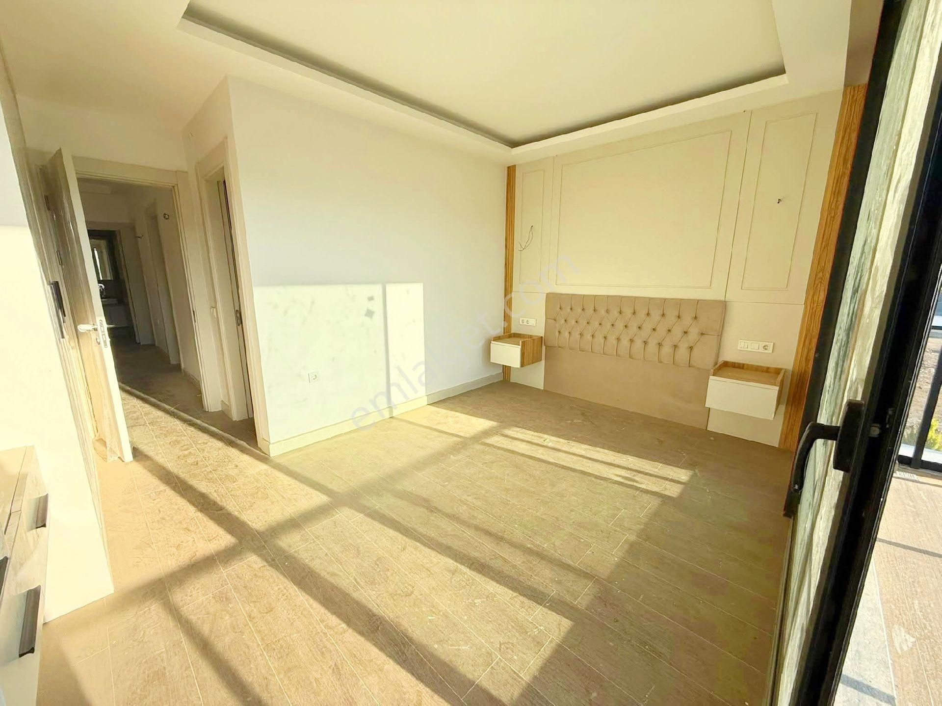 Davutlarda Özel Havuzlu+otoparklı+bahceli Villa - Görsel 16