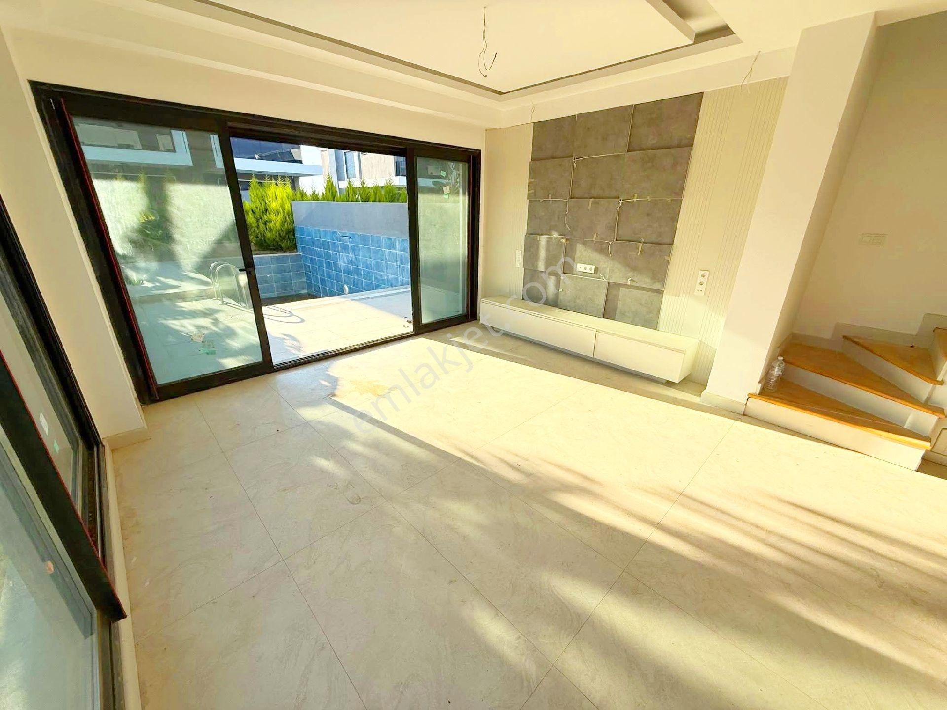 Davutlarda Özel Havuzlu+otoparklı+bahceli Villa - Görsel 12