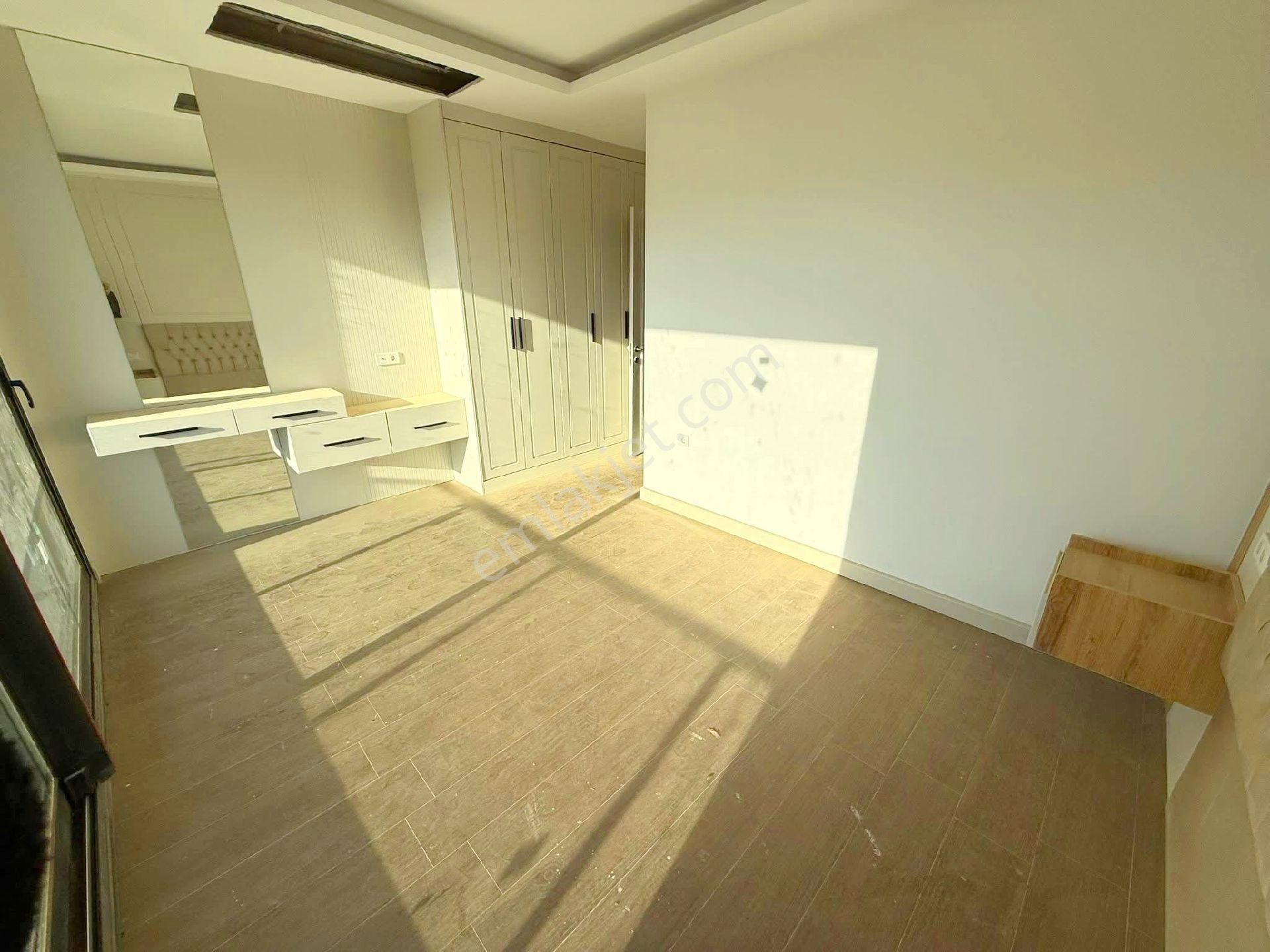 Davutlarda Özel Havuzlu+otoparklı+bahceli Villa - Görsel 18