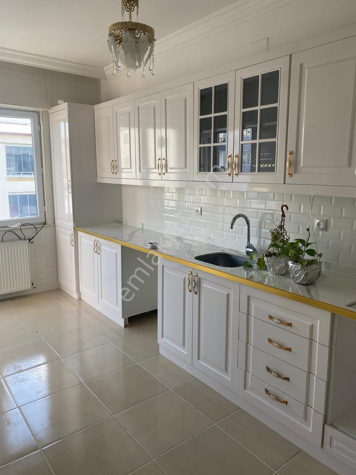 Sahibinden Abdulhamithan Mah Merkezi Lokasyonda Fırsat 3+1 Daire