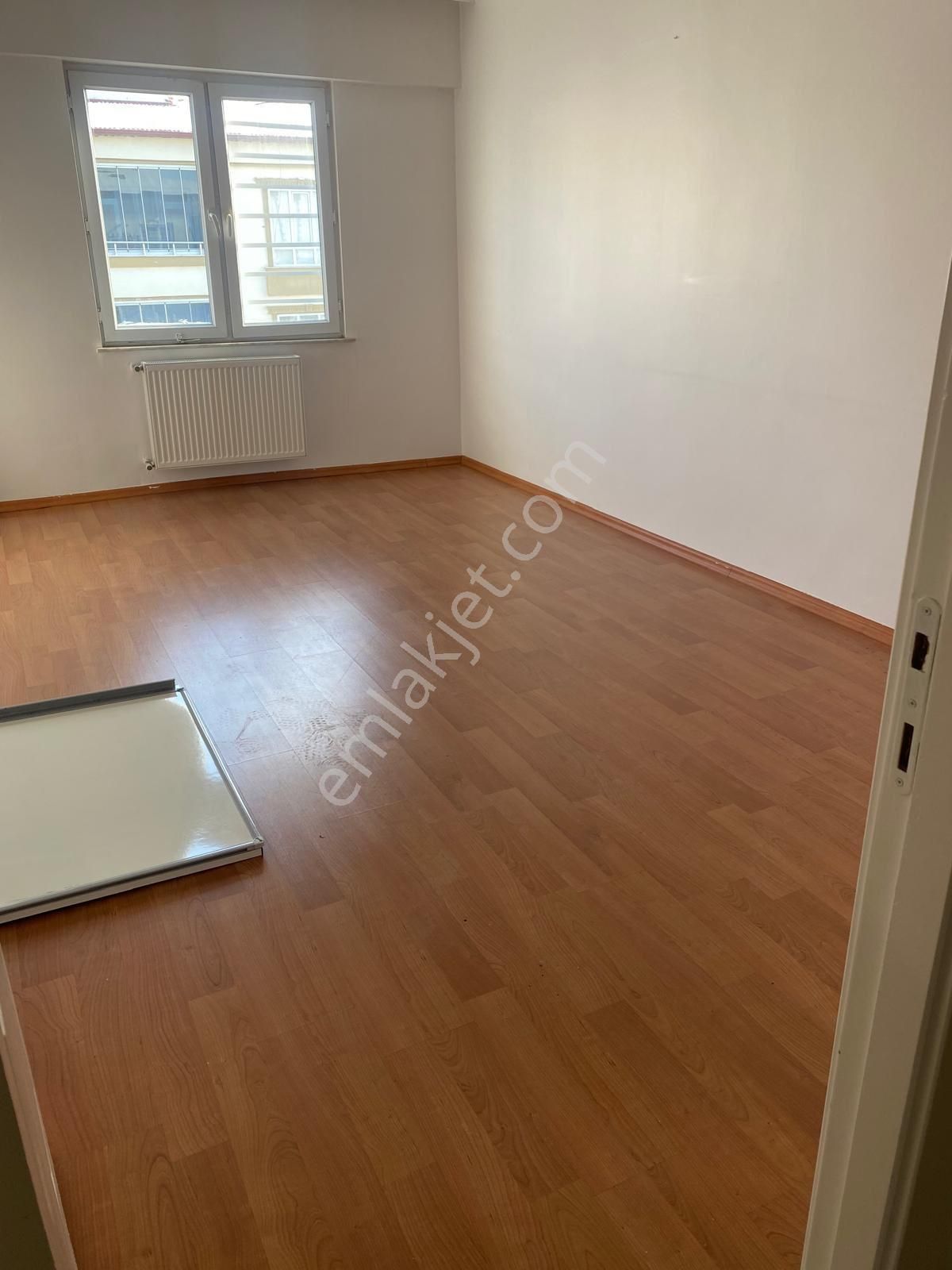 Sahibinden Abdulhamithan Mah Merkezi Lokasyonda Fırsat 3+1 Daire - Görsel 4