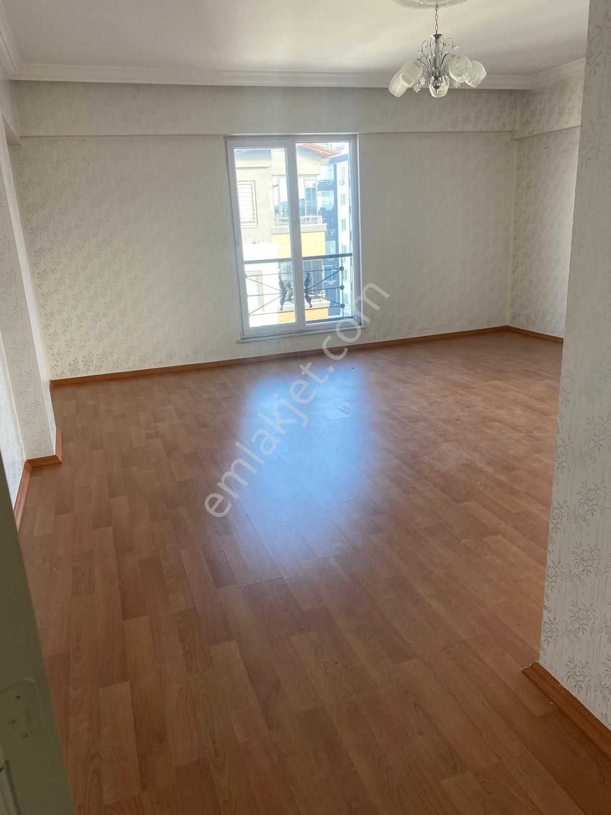 Sahibinden Abdulhamithan Mah Merkezi Lokasyonda Fırsat 3+1 Daire - Görsel 6