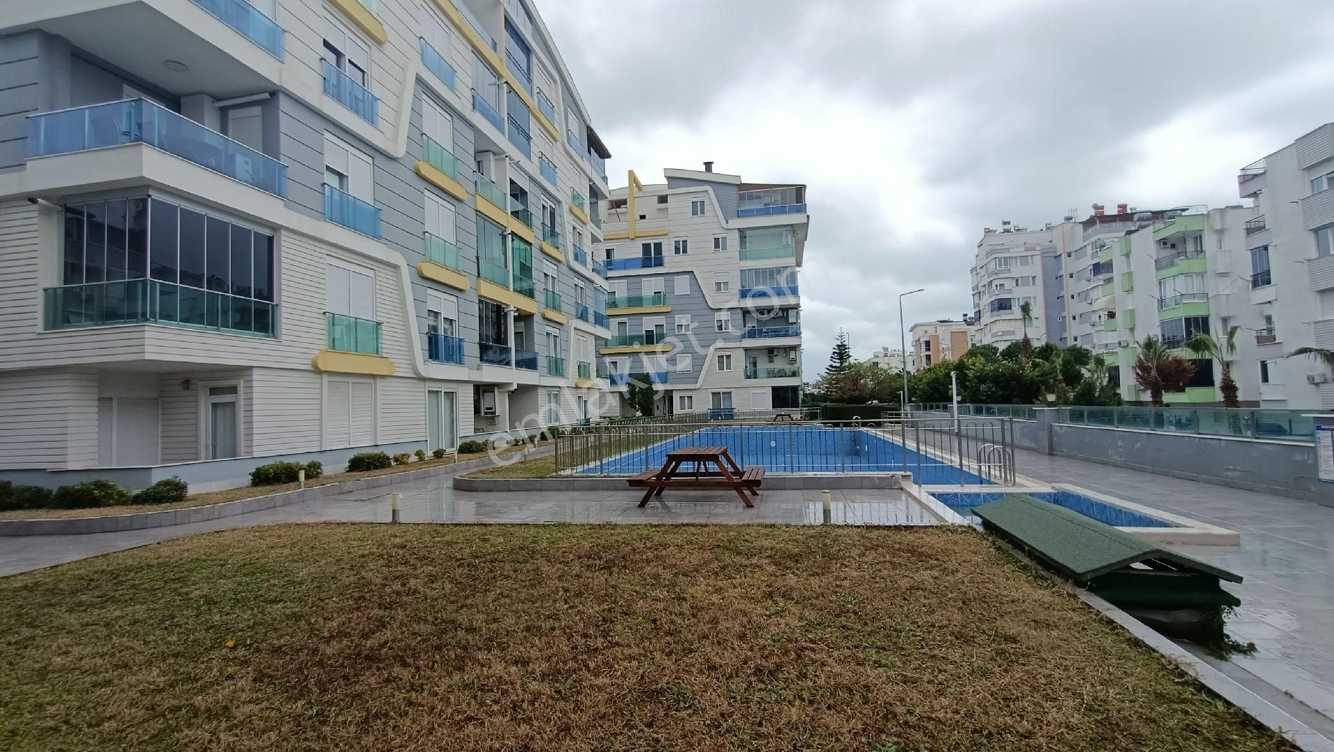 Antalya Konyaaltı Sahile Yakınsitede Doğalgazlı Satılık Daire - Görsel 2