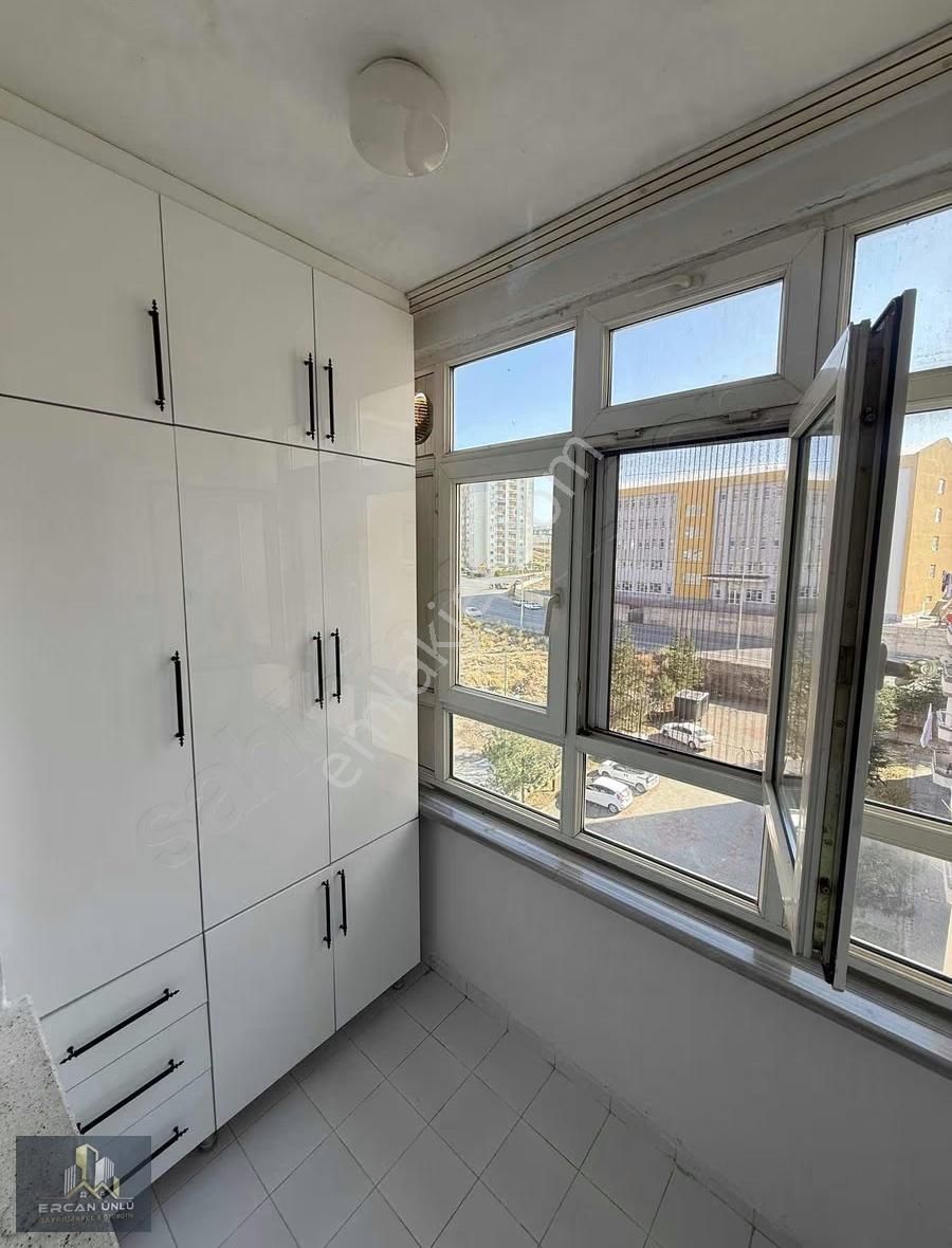 Beyazşehir Mah.'de İçerisi Full Yapılı 3+1 Ara Kat Kiralık Daire - Görsel 2