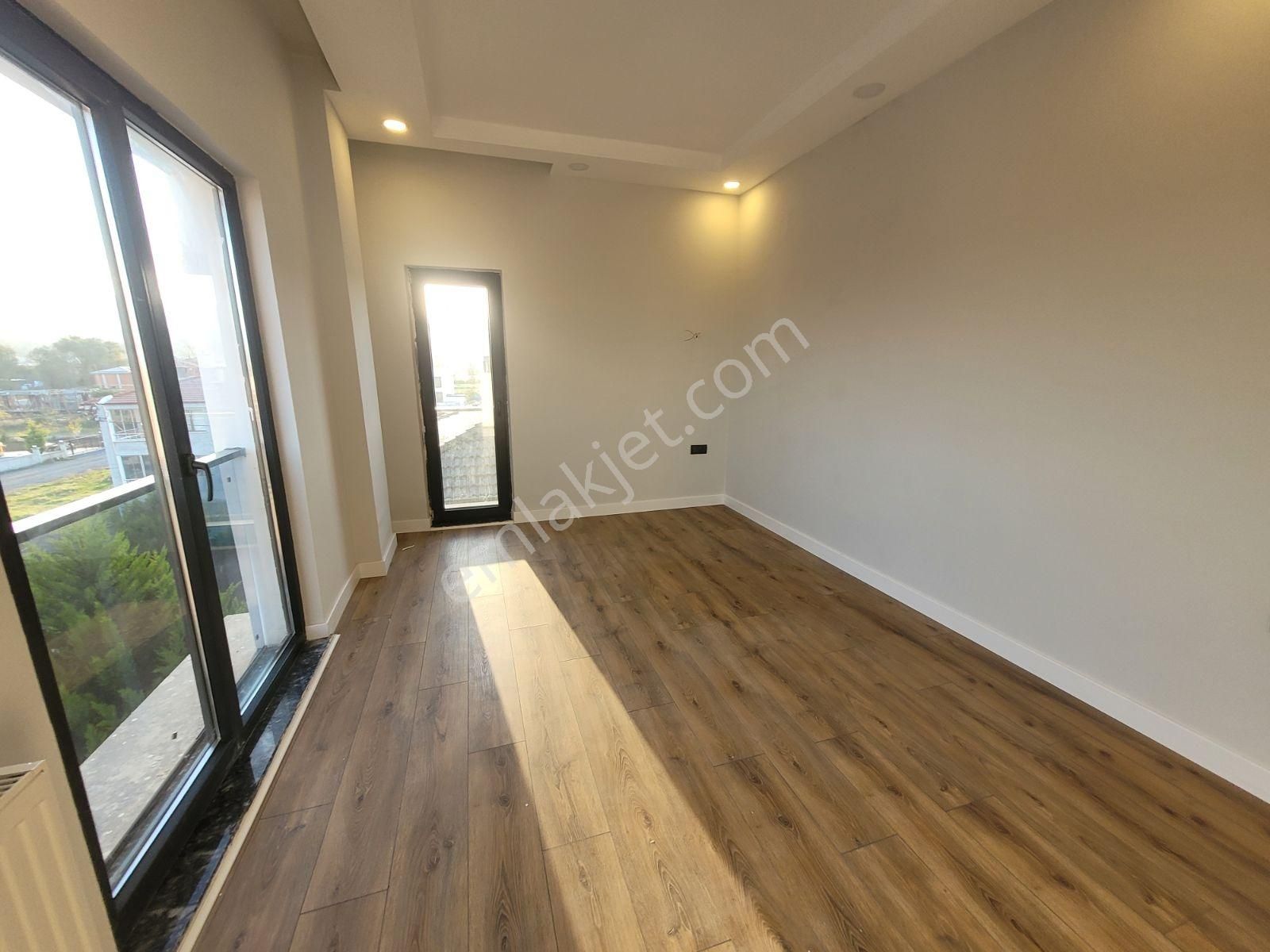 Denize Çok Yakın Ultra Lüks 4 Katlı Asansörlü Satılık Villa - Görsel 24