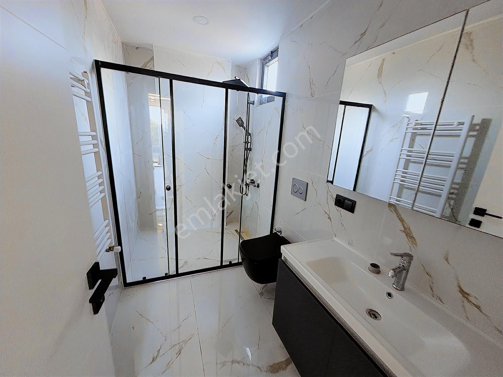 Denize Çok Yakın Ultra Lüks 4 Katlı Asansörlü Satılık Villa - Görsel 26